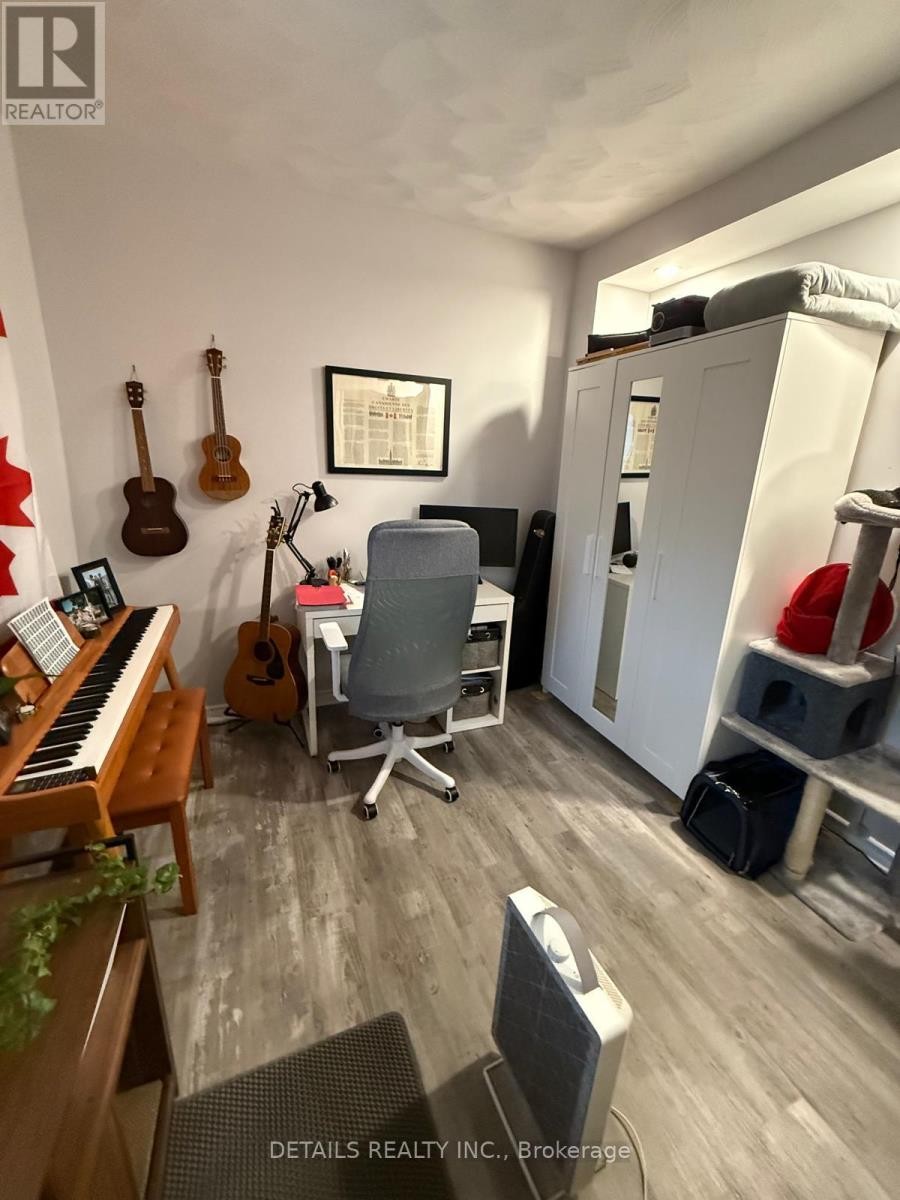 












698 COOPER STREET

,
Ottawa,




Ontario
K1R6C6

