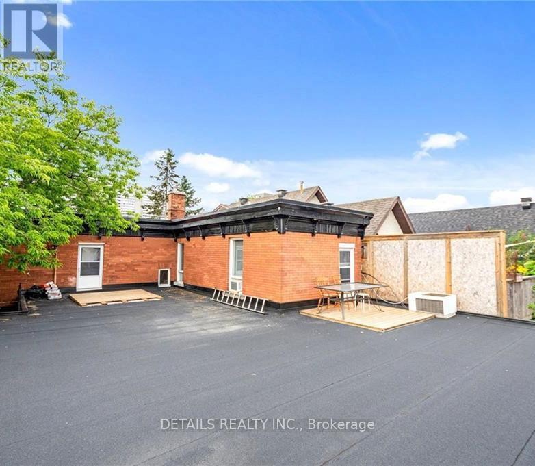 












698 COOPER STREET

,
Ottawa,




Ontario
K1R6C6

