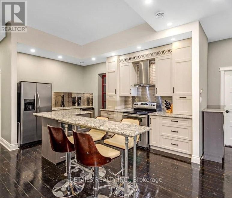 












698 COOPER STREET

,
Ottawa,




Ontario
K1R6C6

