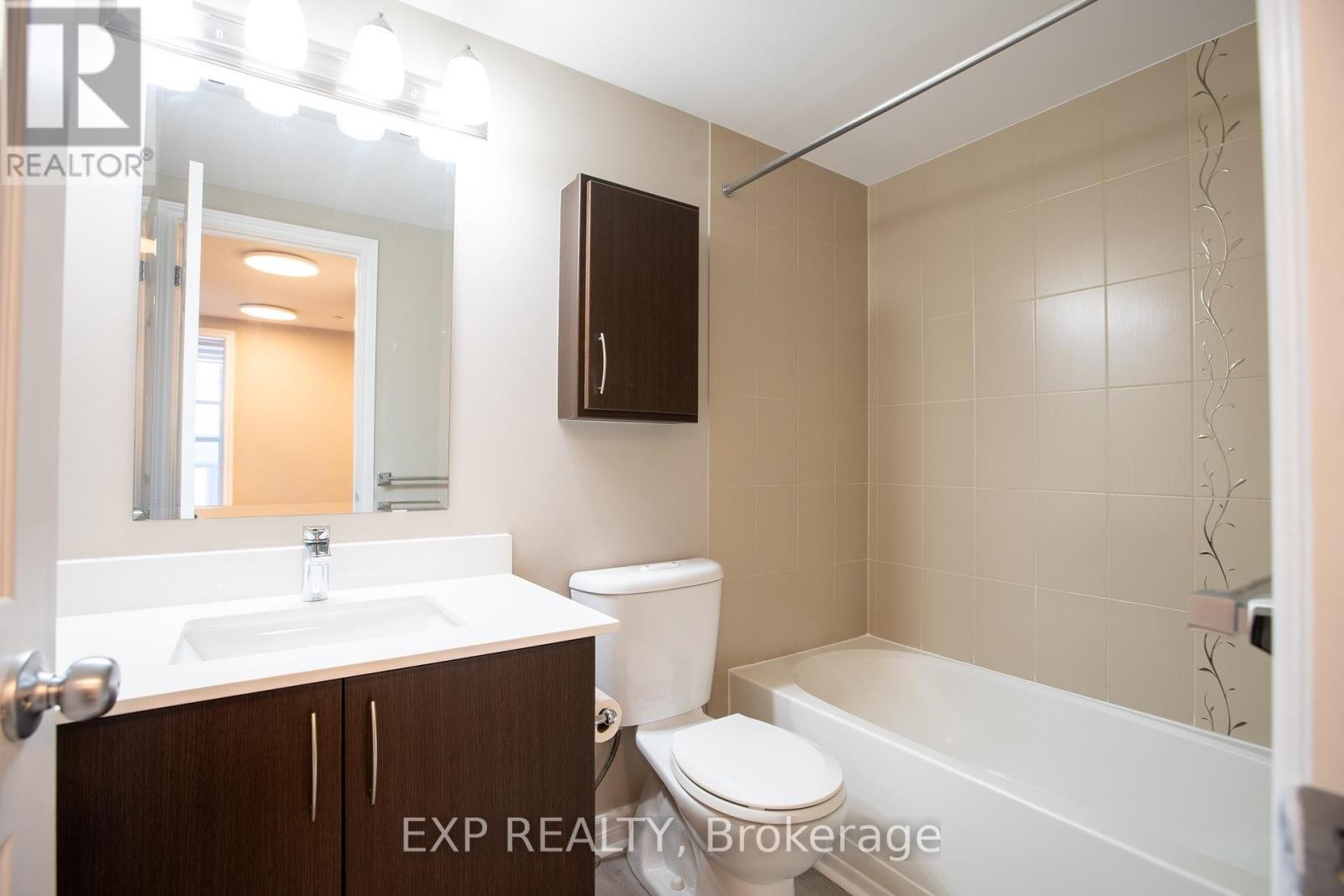 












305 - 301 BAYROSE DRIVE

,
Ottawa,




Ontario
K2J5W3

