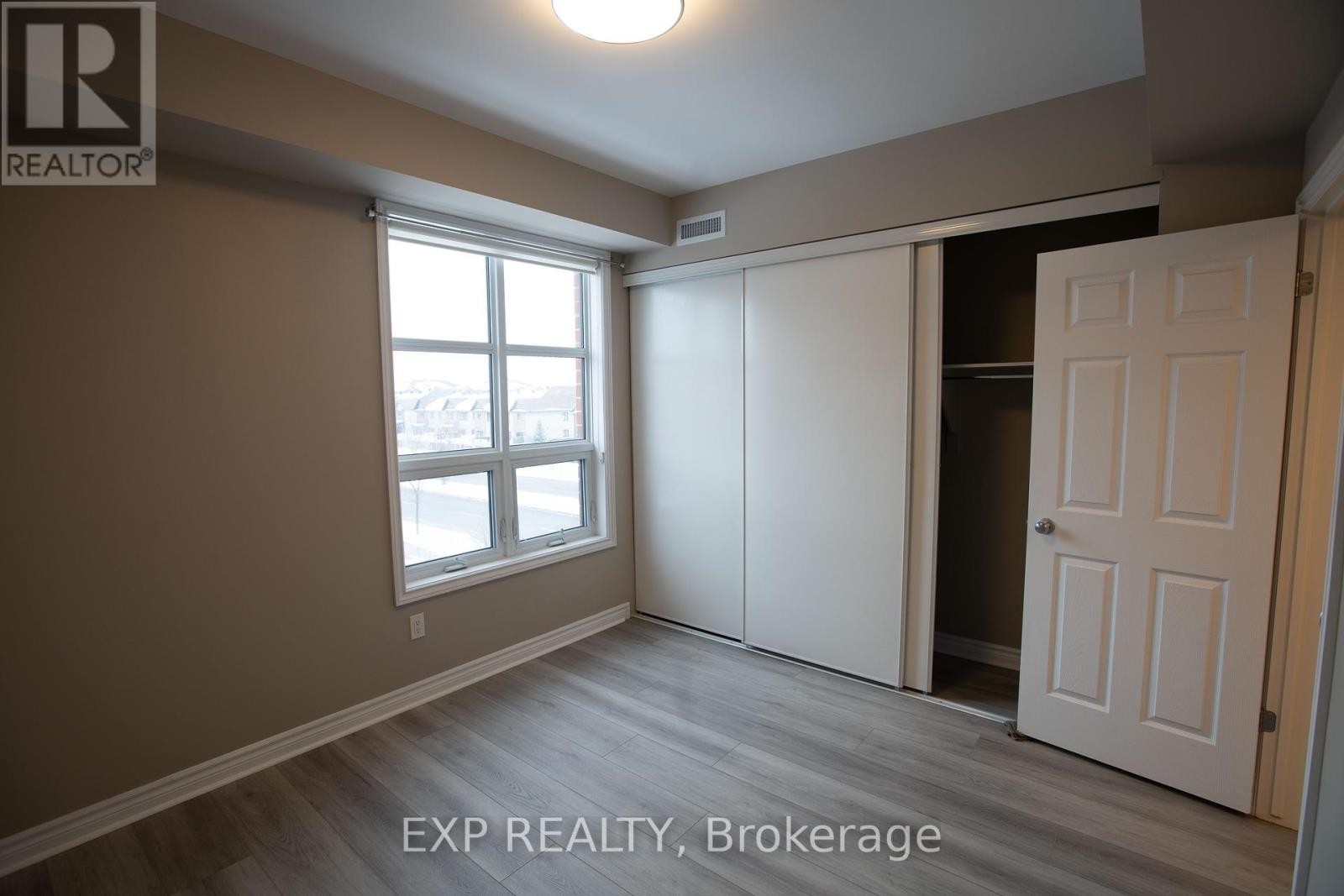 












305 - 301 BAYROSE DRIVE

,
Ottawa,




Ontario
K2J5W3

