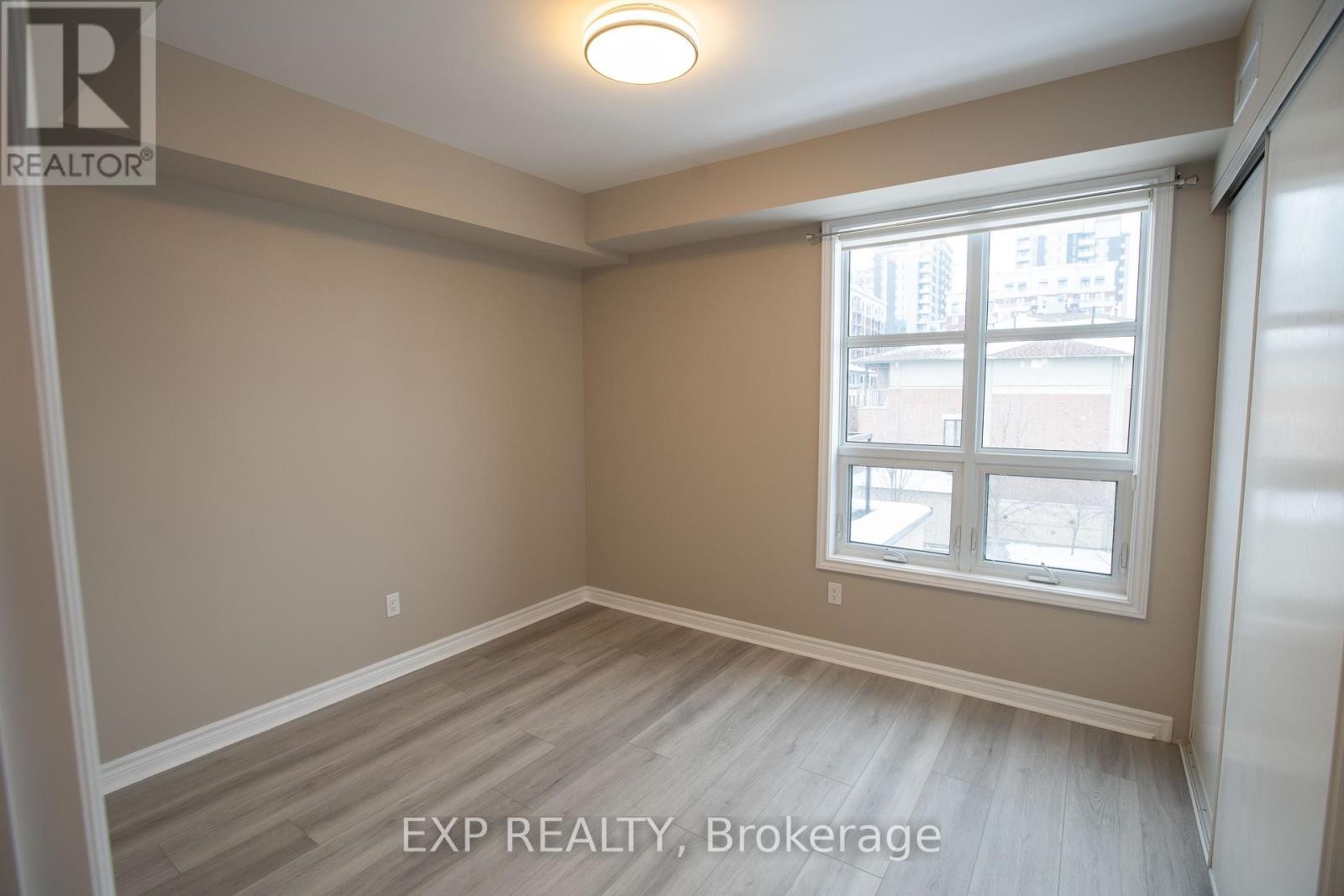 












305 - 301 BAYROSE DRIVE

,
Ottawa,




Ontario
K2J5W3

