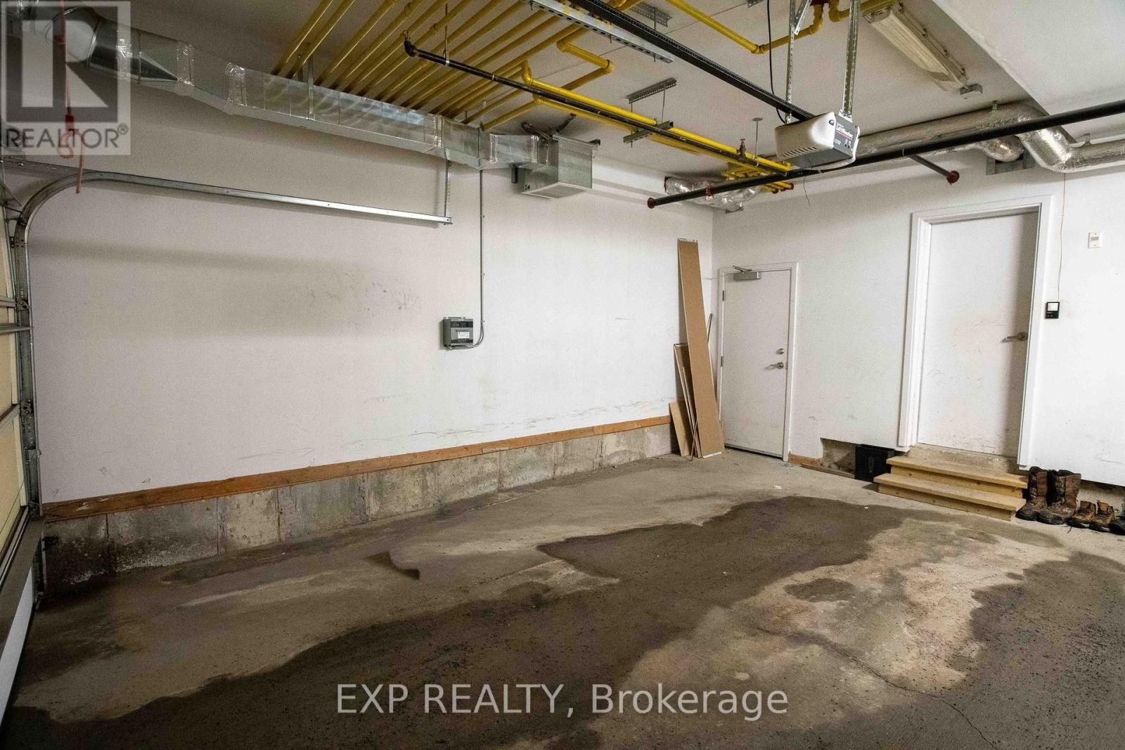 












305 - 301 BAYROSE DRIVE

,
Ottawa,




Ontario
K2J5W3

