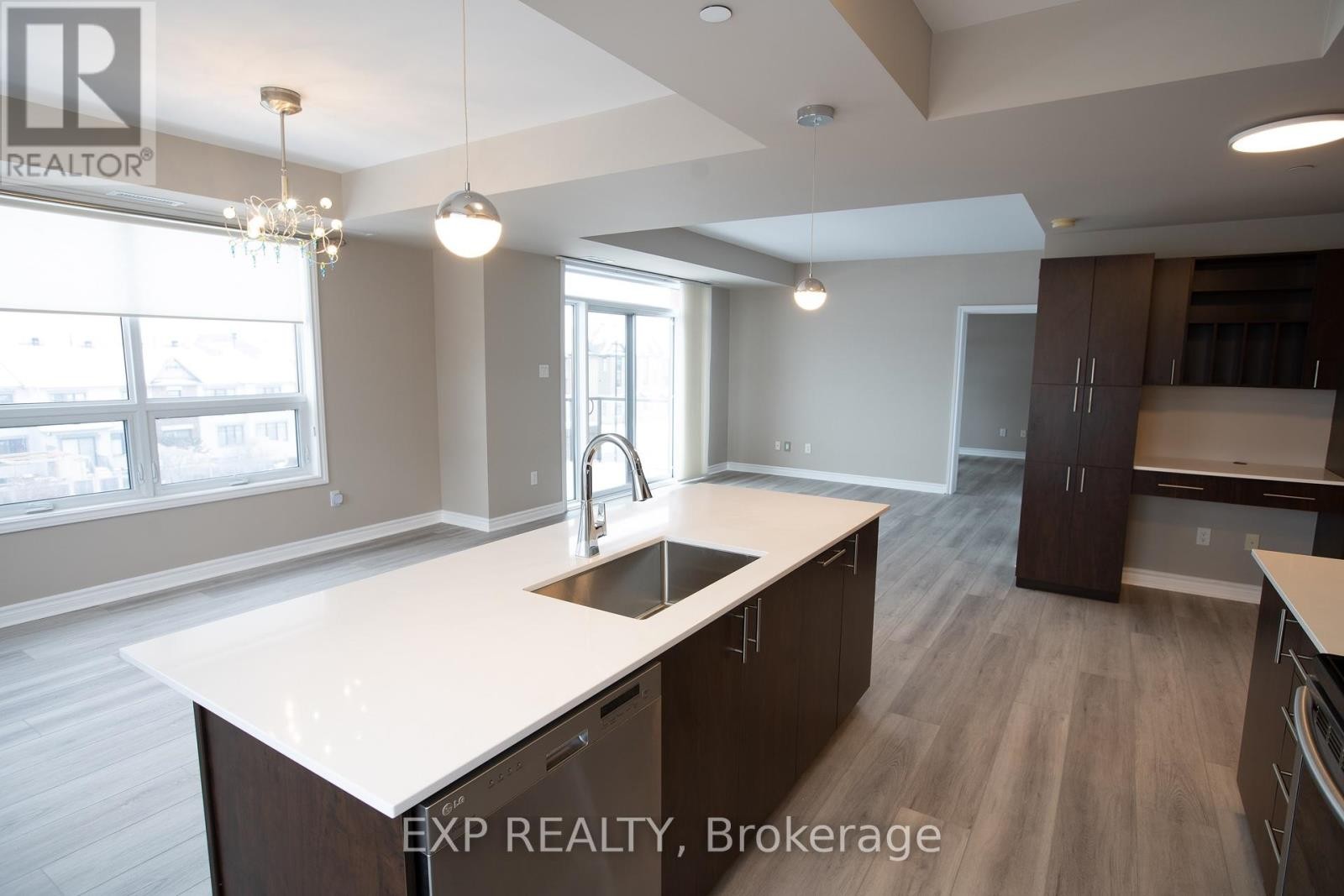 












305 - 301 BAYROSE DRIVE

,
Ottawa,




Ontario
K2J5W3

