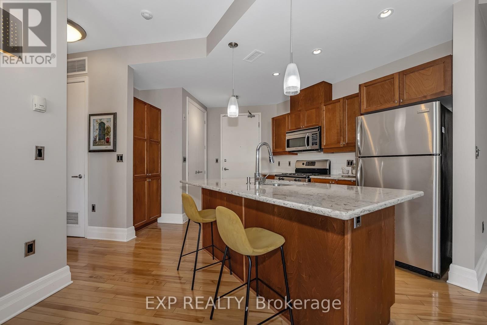 












209 - 260 BESSERER STREET

,
Ottawa,




Ontario
K1N1J3

