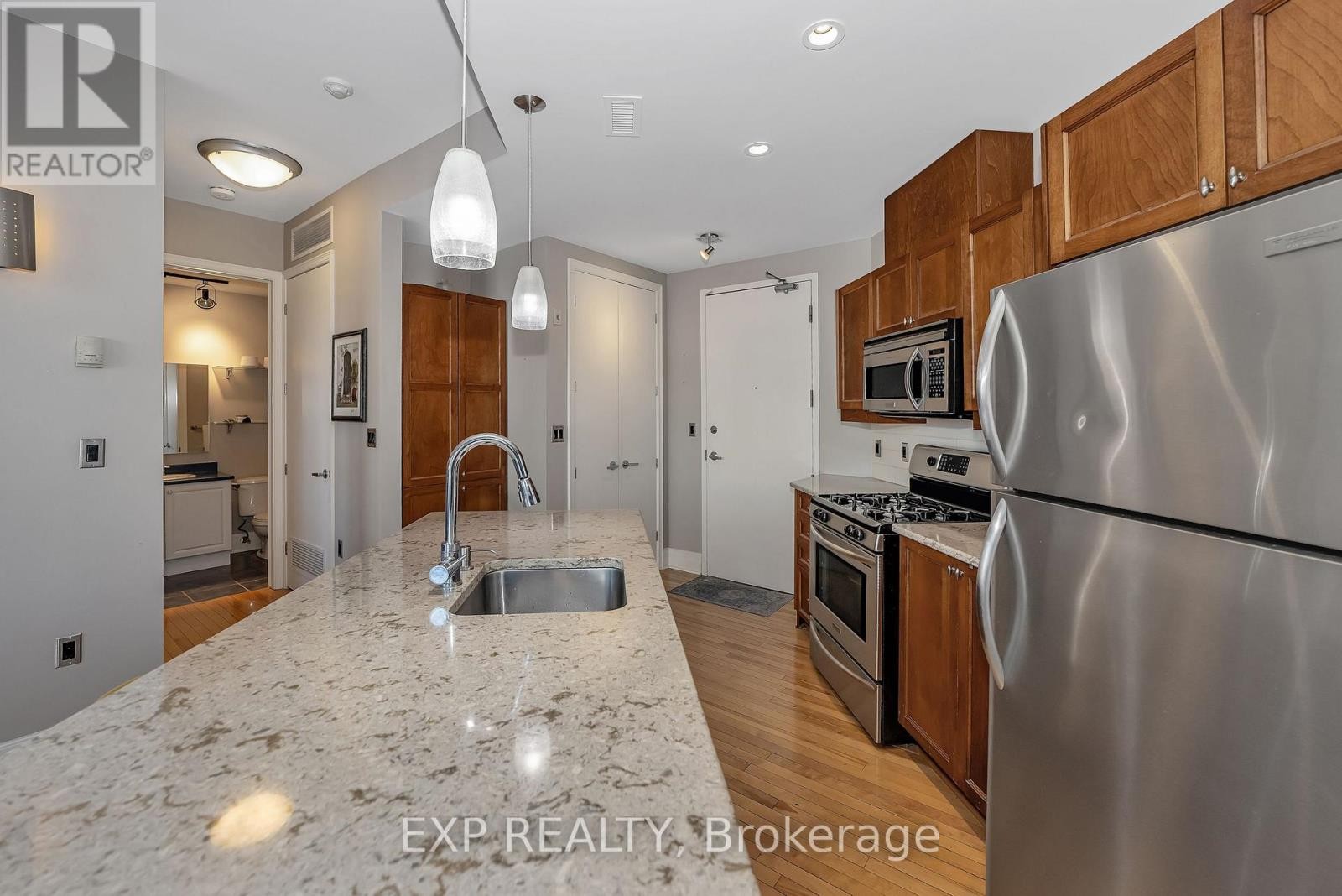 












209 - 260 BESSERER STREET

,
Ottawa,




Ontario
K1N1J3

