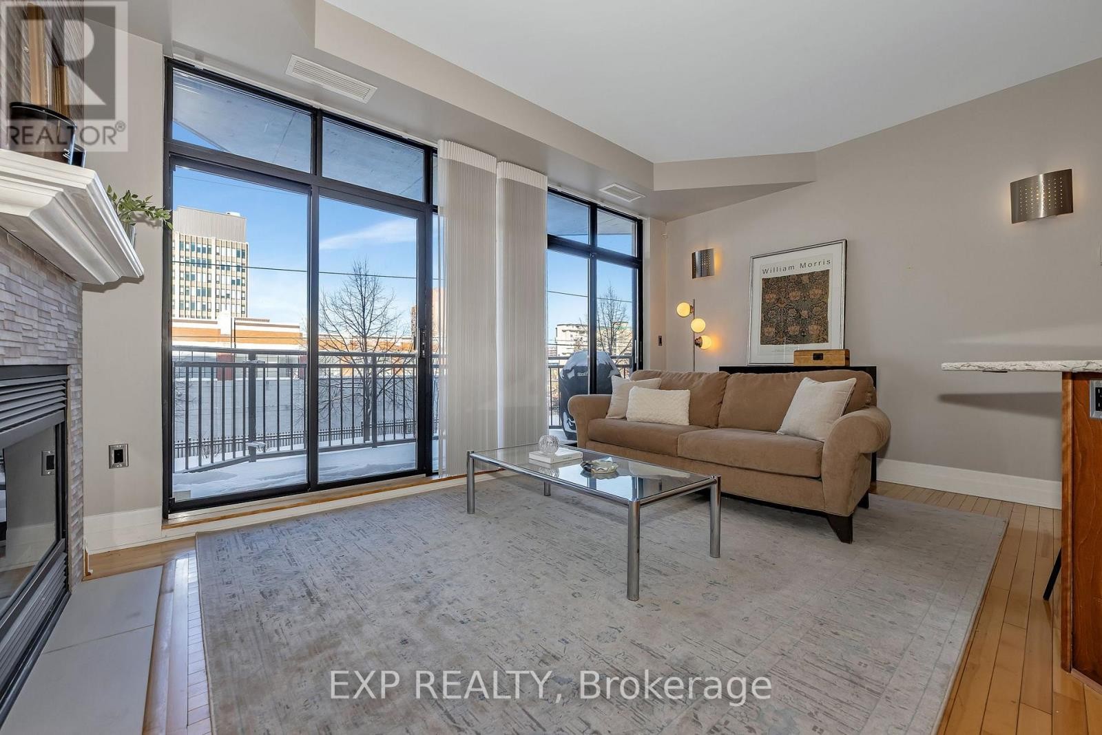 












209 - 260 BESSERER STREET

,
Ottawa,




Ontario
K1N1J3

