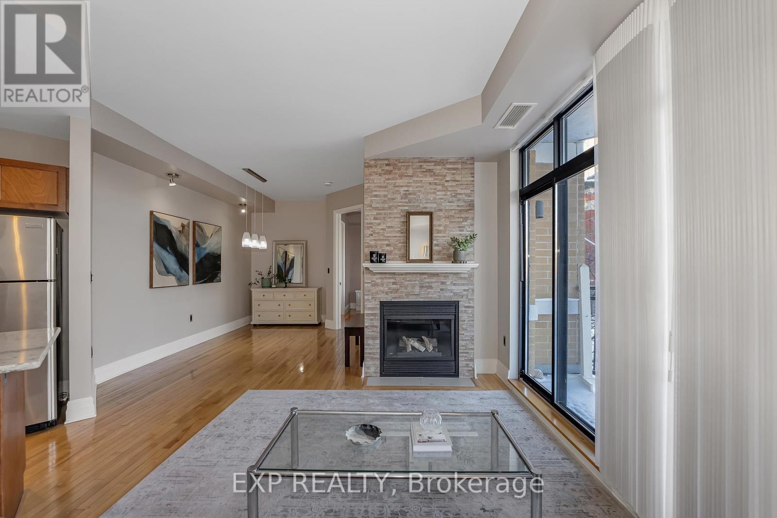 












209 - 260 BESSERER STREET

,
Ottawa,




Ontario
K1N1J3

