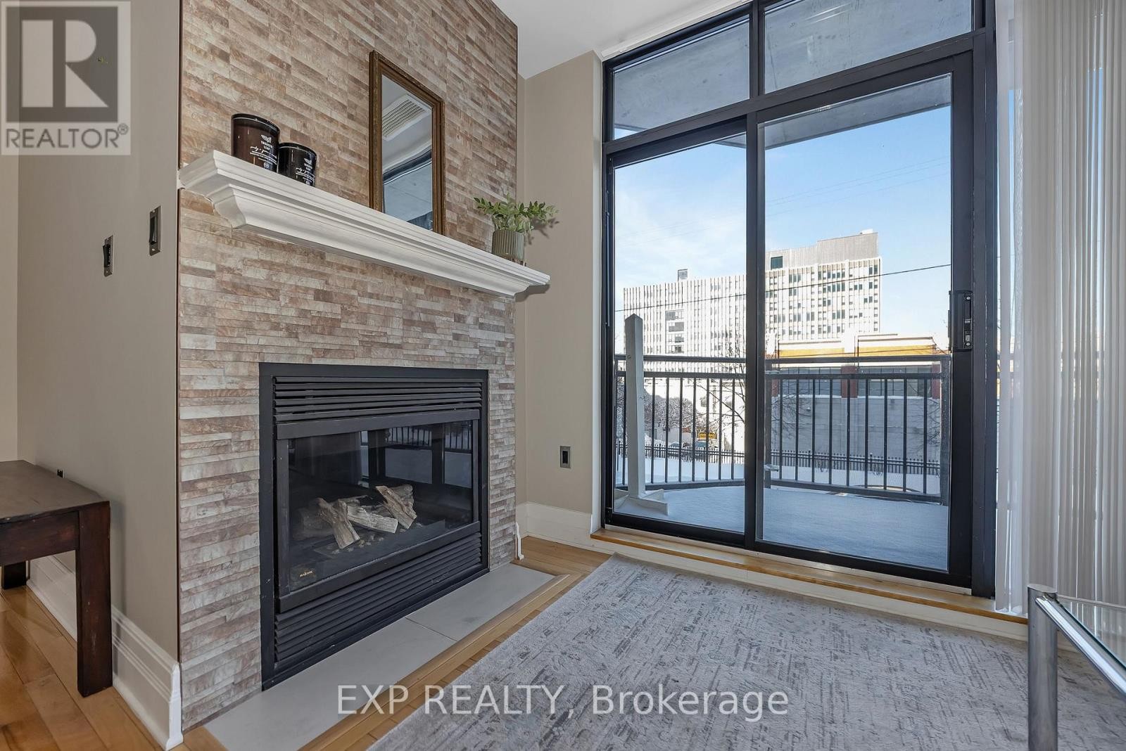 












209 - 260 BESSERER STREET

,
Ottawa,




Ontario
K1N1J3

