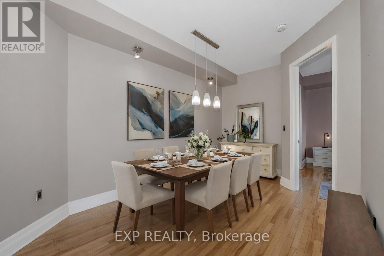 












209 - 260 BESSERER STREET

,
Ottawa,




Ontario
K1N1J3

