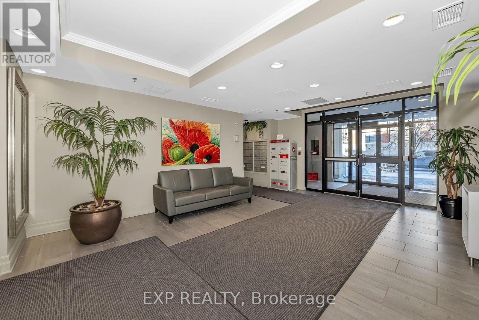 












209 - 260 BESSERER STREET

,
Ottawa,




Ontario
K1N1J3

