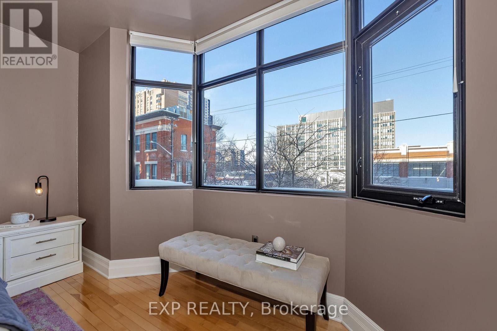 












209 - 260 BESSERER STREET

,
Ottawa,




Ontario
K1N1J3

