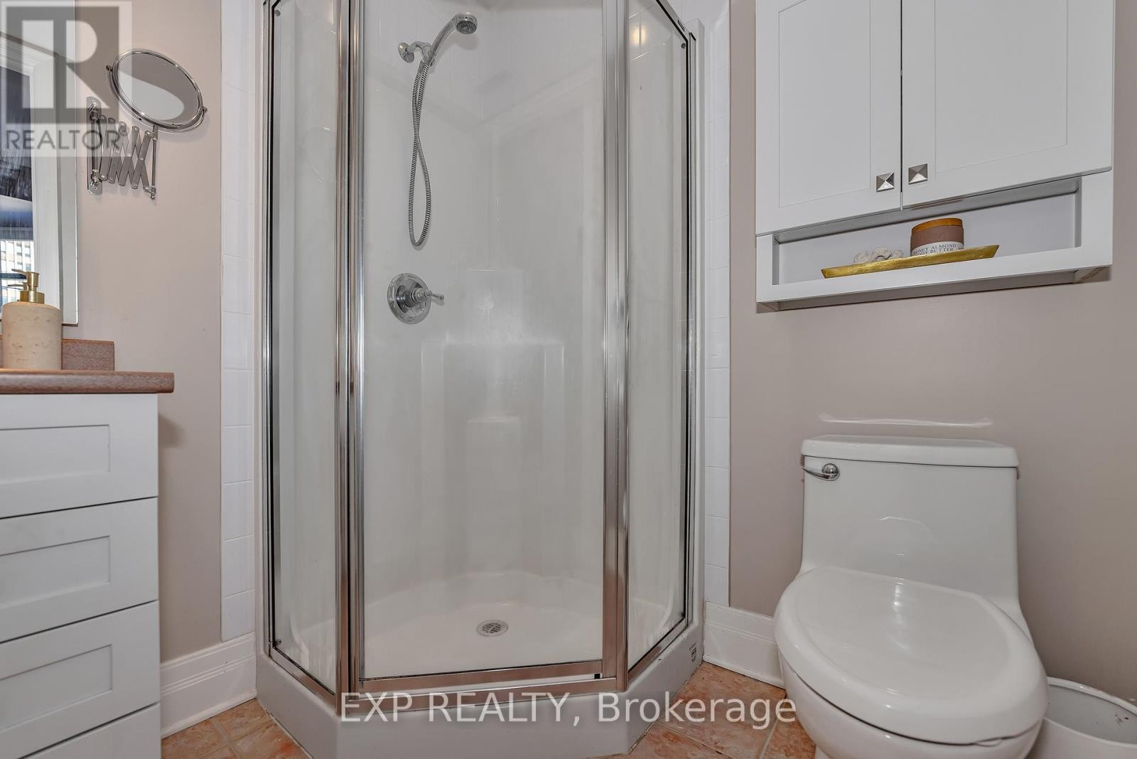 












209 - 260 BESSERER STREET

,
Ottawa,




Ontario
K1N1J3

