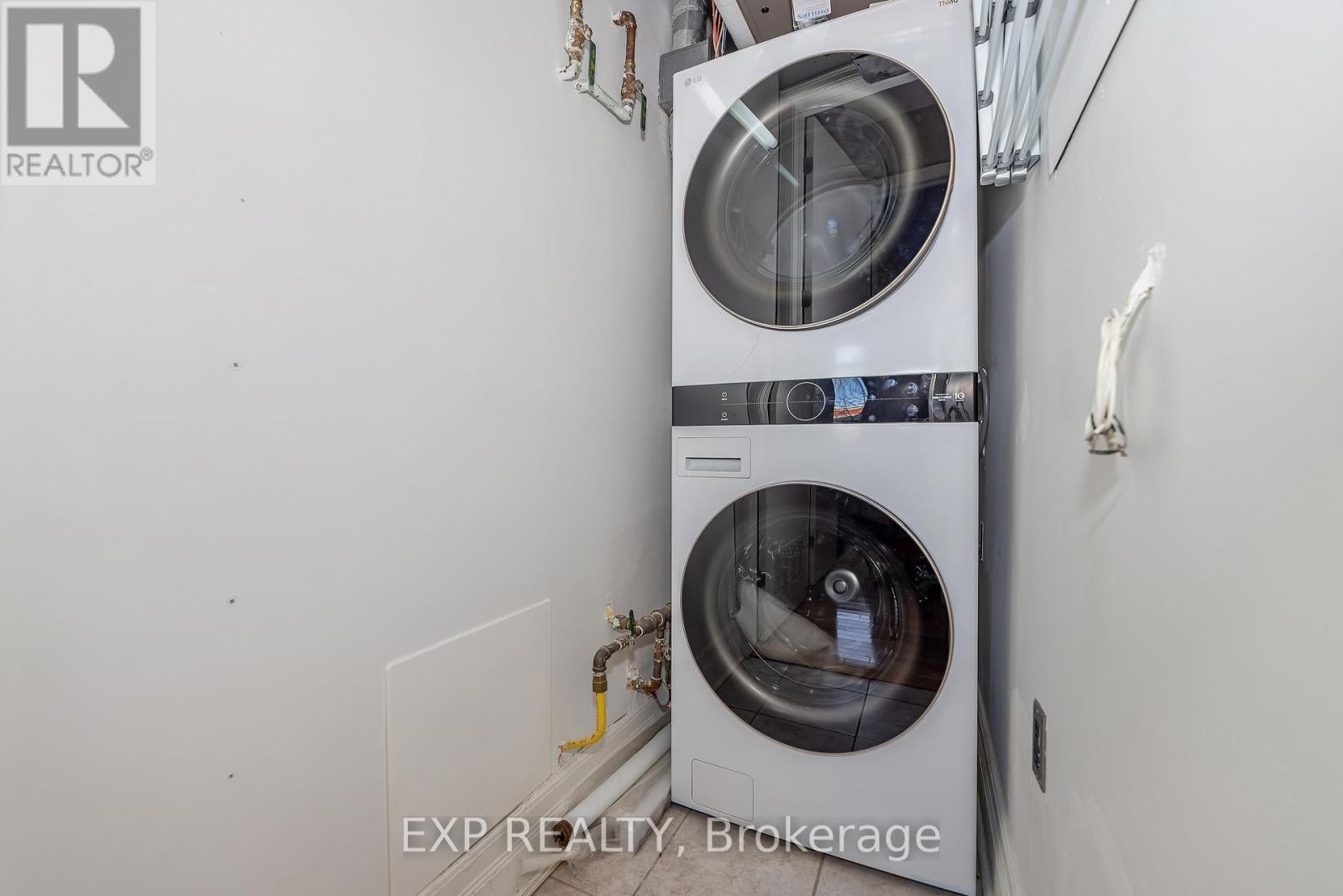 












209 - 260 BESSERER STREET

,
Ottawa,




Ontario
K1N1J3

