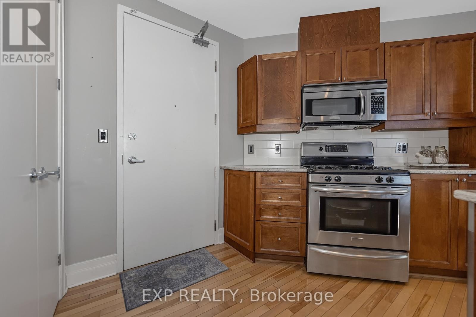 












209 - 260 BESSERER STREET

,
Ottawa,




Ontario
K1N1J3

