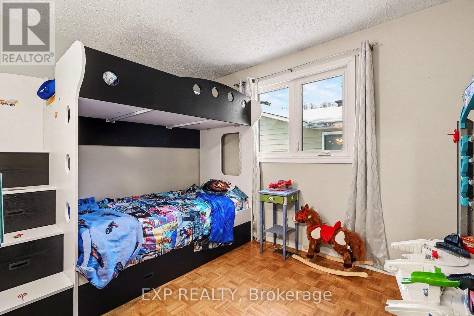 












15 WEDGEWOOD CRESCENT

,
Ottawa,




Ontario
K1B4B5

