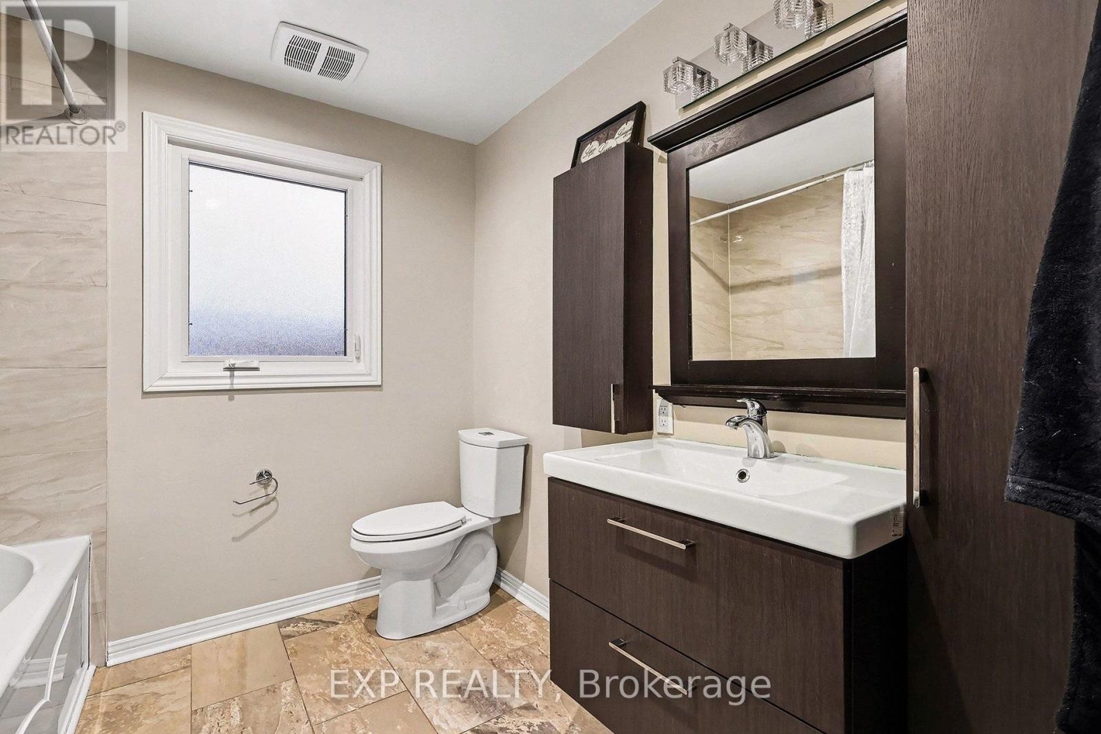 












15 WEDGEWOOD CRESCENT

,
Ottawa,




Ontario
K1B4B5

