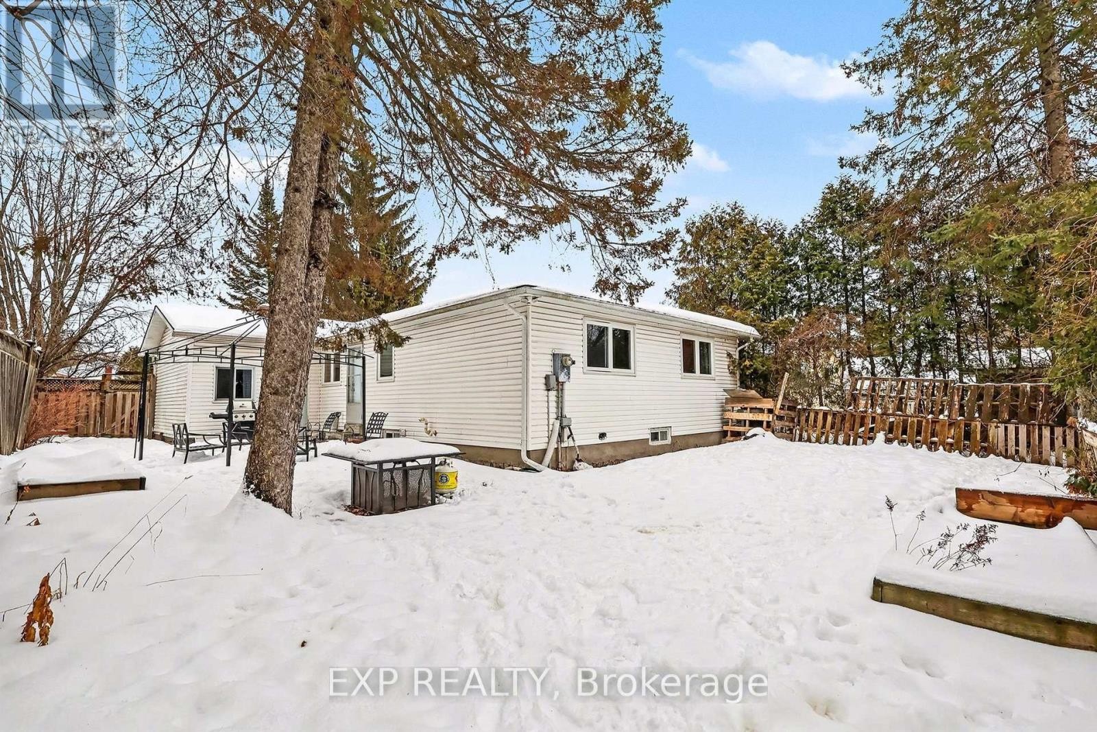 












15 WEDGEWOOD CRESCENT

,
Ottawa,




Ontario
K1B4B5

