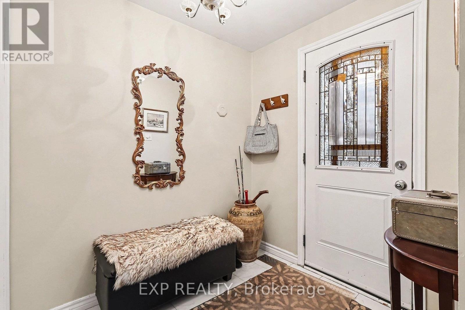 












15 WEDGEWOOD CRESCENT

,
Ottawa,




Ontario
K1B4B5

