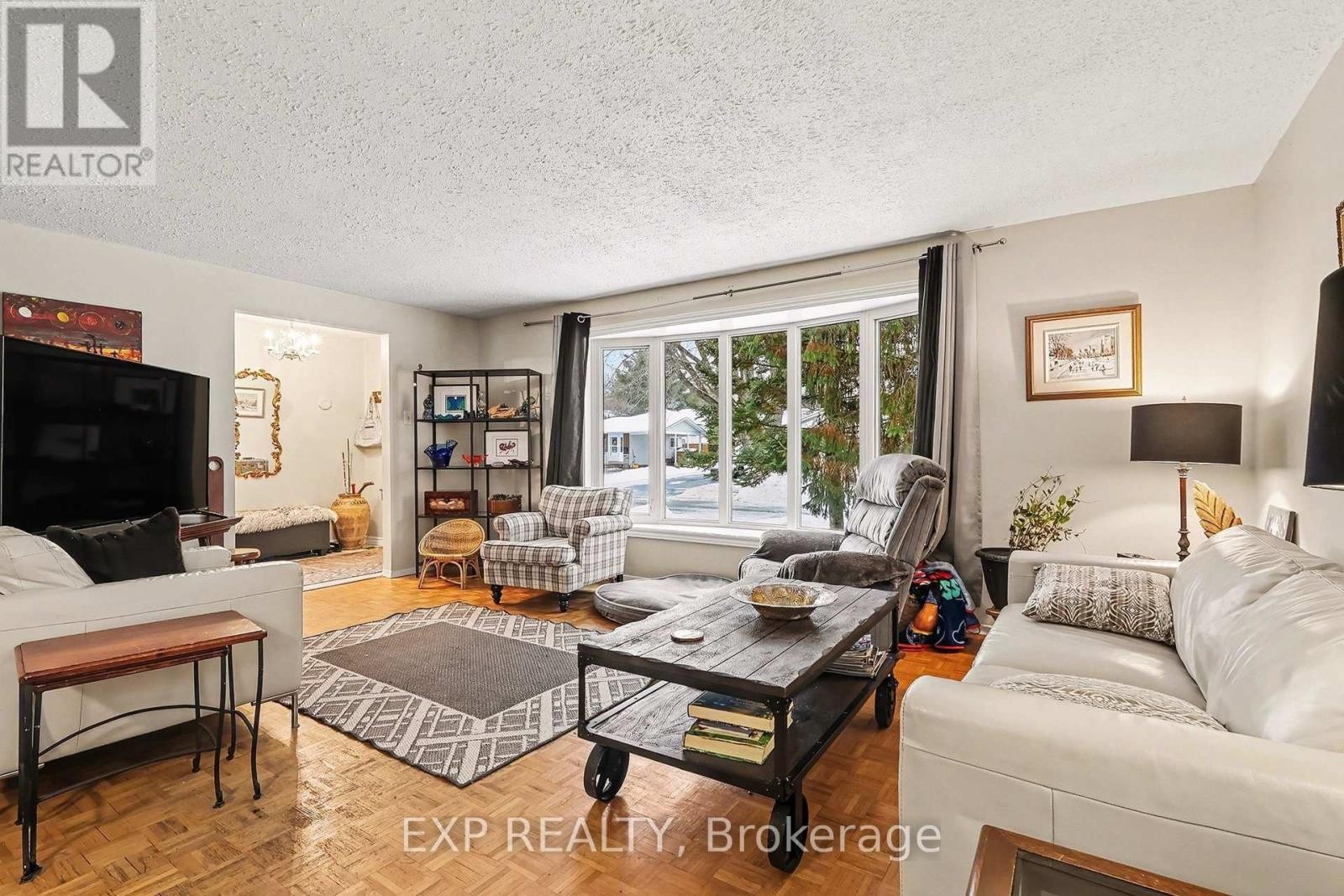 












15 WEDGEWOOD CRESCENT

,
Ottawa,




Ontario
K1B4B5

