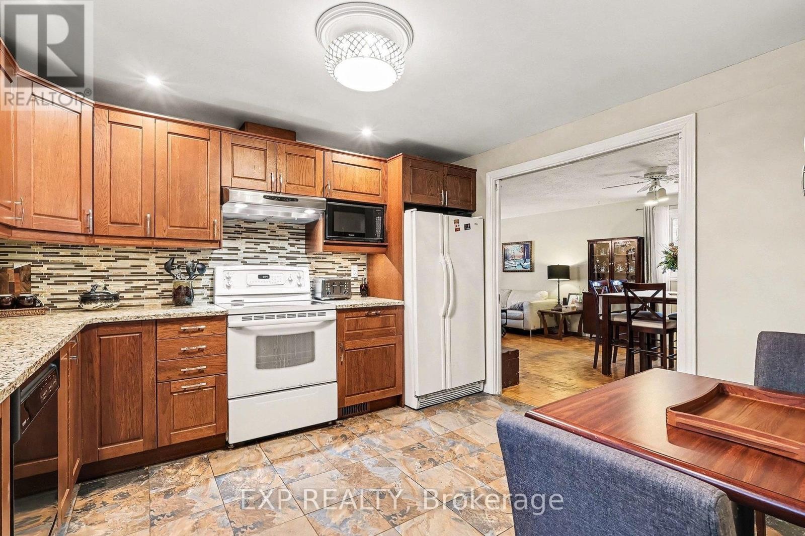 












15 WEDGEWOOD CRESCENT

,
Ottawa,




Ontario
K1B4B5

