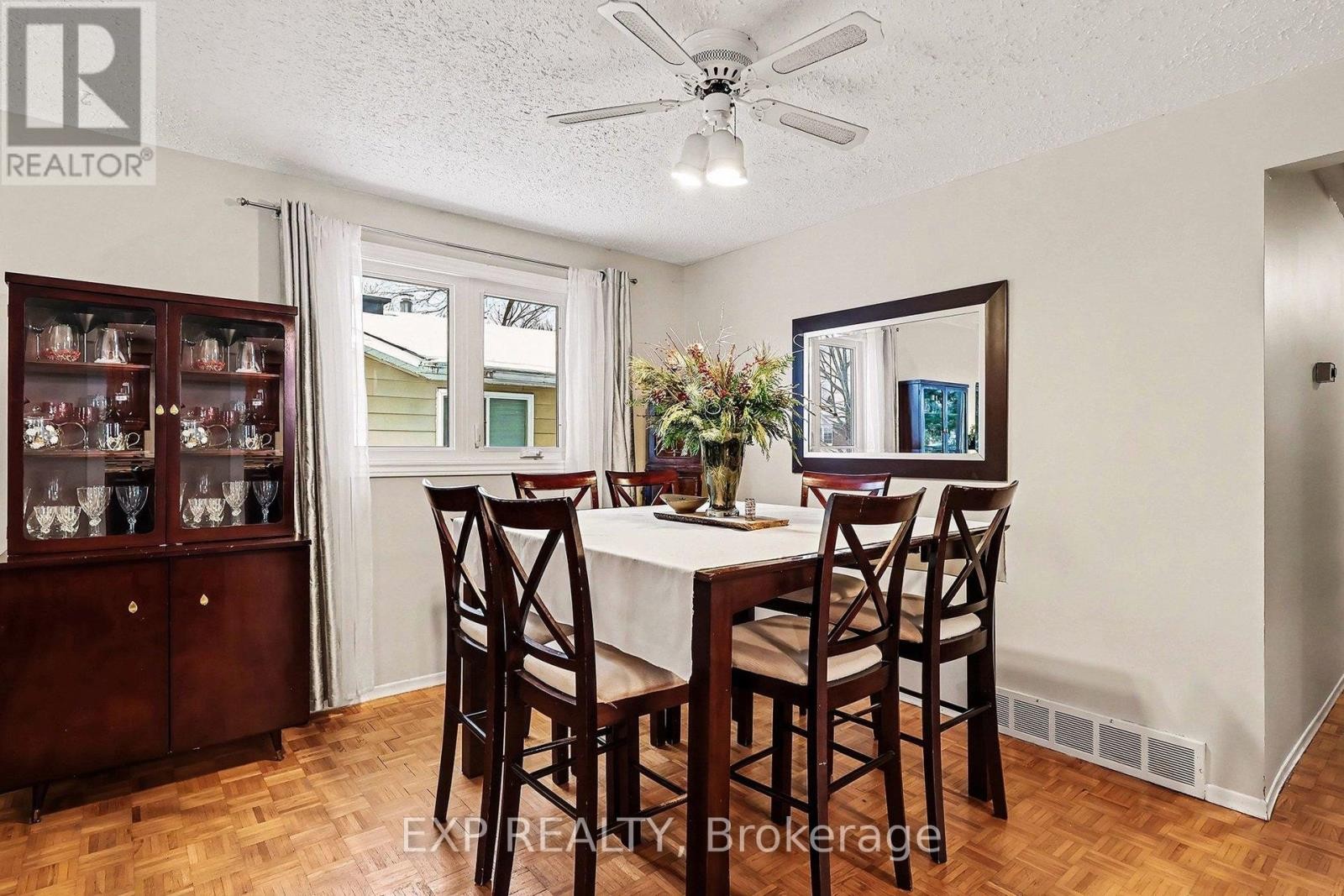 












15 WEDGEWOOD CRESCENT

,
Ottawa,




Ontario
K1B4B5

