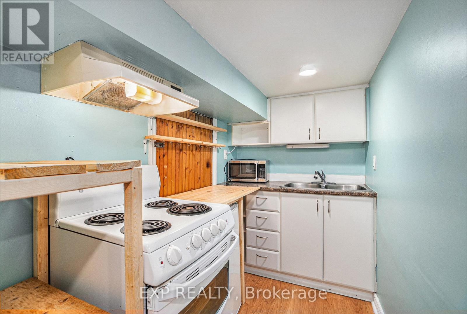 












350 FIFTH AVENUE

,
Ottawa,




Ontario
K1S2N8

