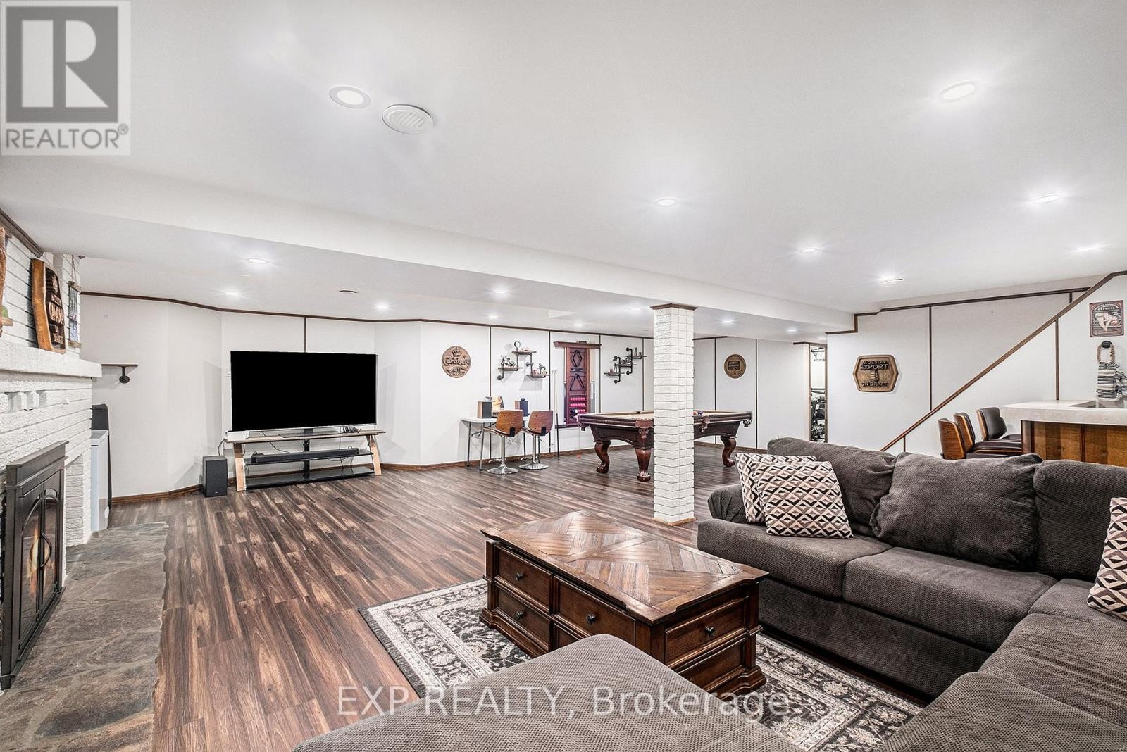 












3 ST REMY DRIVE

,
Ottawa,




Ontario
K2J1A4

