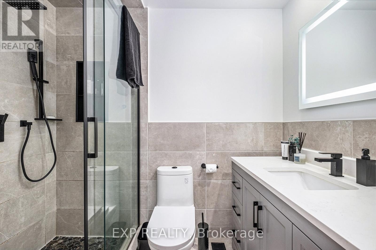 












3 ST REMY DRIVE

,
Ottawa,




Ontario
K2J1A4

