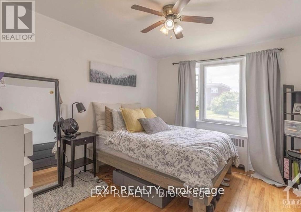 












873 KIRKWOOD AVENUE

,
Ottawa,




Ontario
K1Z5Y3

