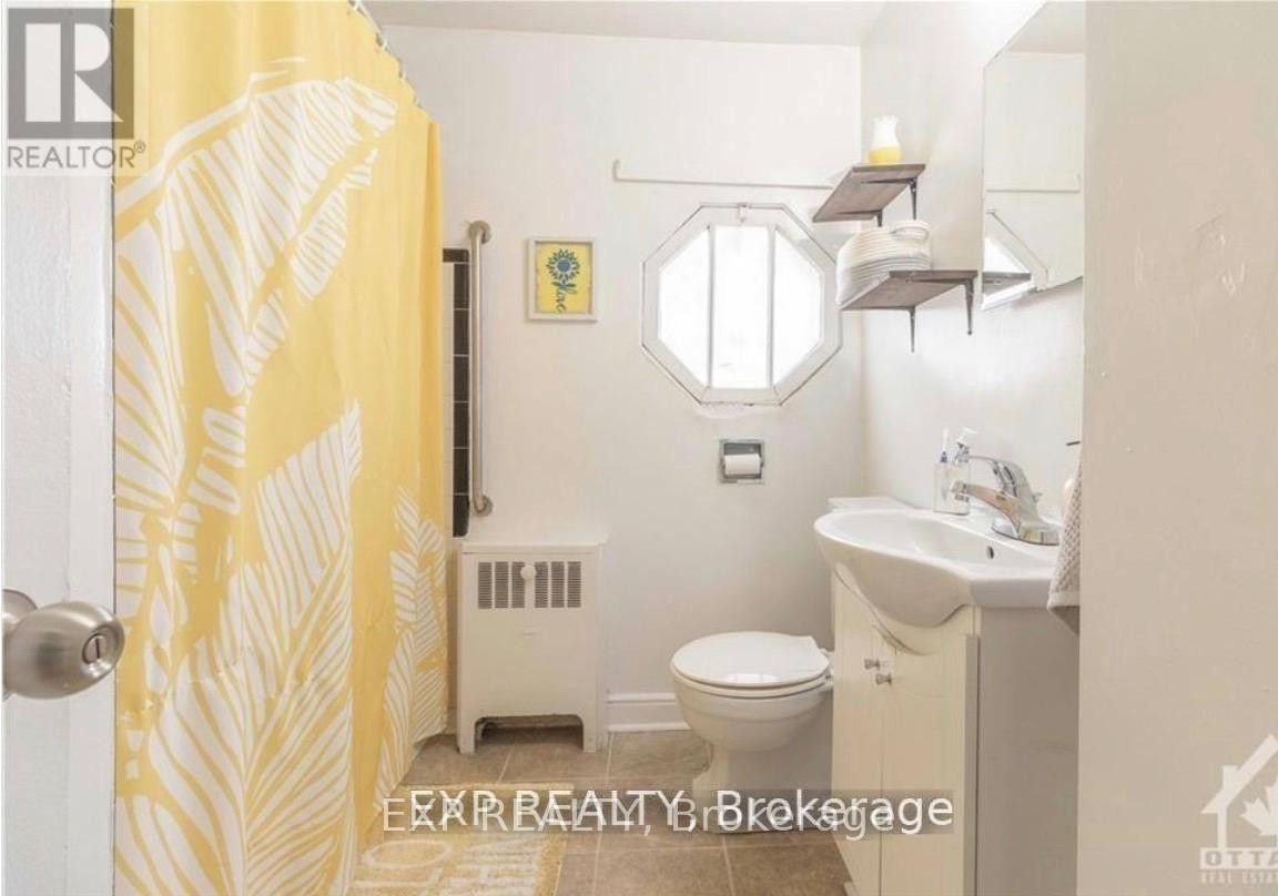 












873 KIRKWOOD AVENUE

,
Ottawa,




Ontario
K1Z5Y3

