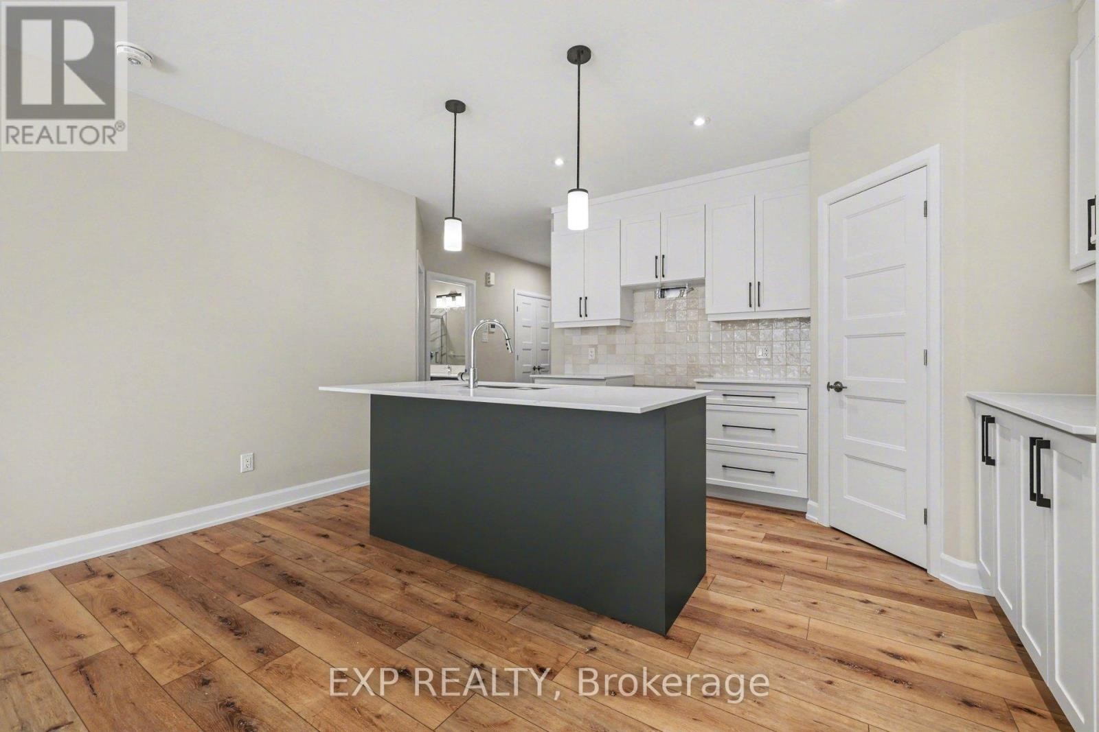 












448 FALCON LANE

,
Russell,




Ontario
K4R0M5

