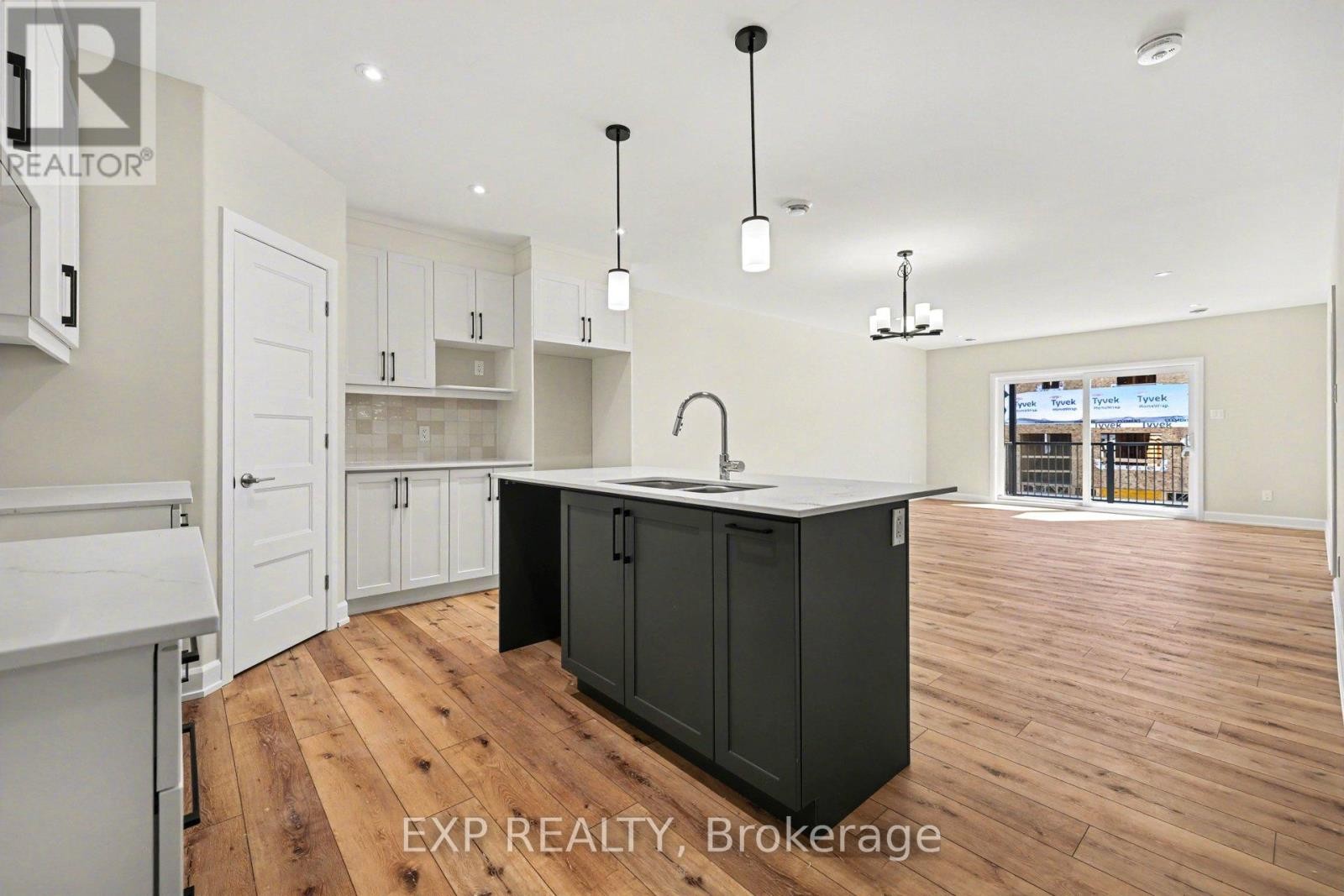 












448 FALCON LANE

,
Russell,




Ontario
K4R0M5

