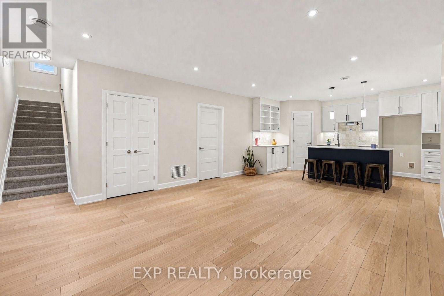 












B - 448 FALCON LANE

,
Russell,




Ontario
K4R0M5

