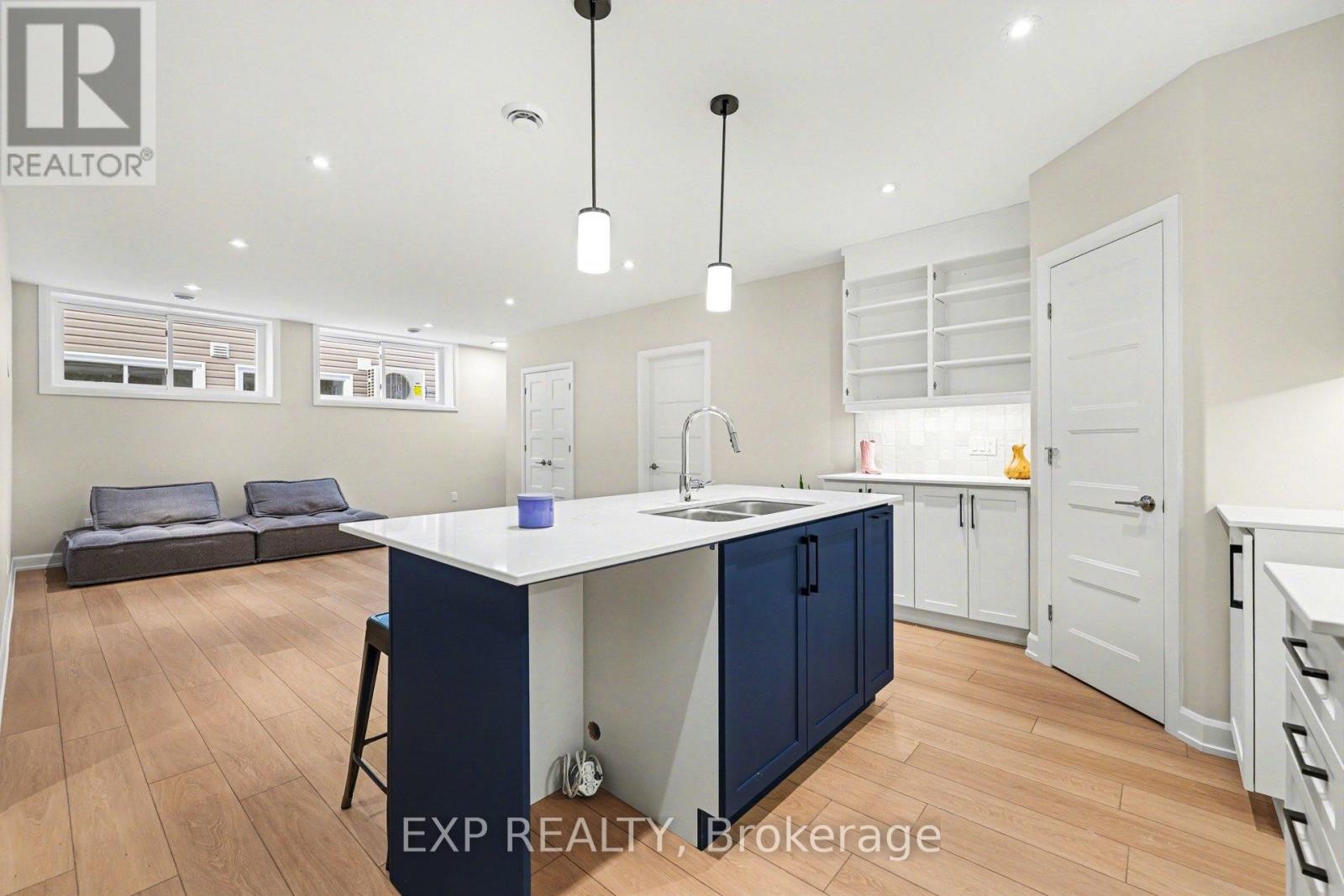 












B - 448 FALCON LANE

,
Russell,




Ontario
K4R0M5

