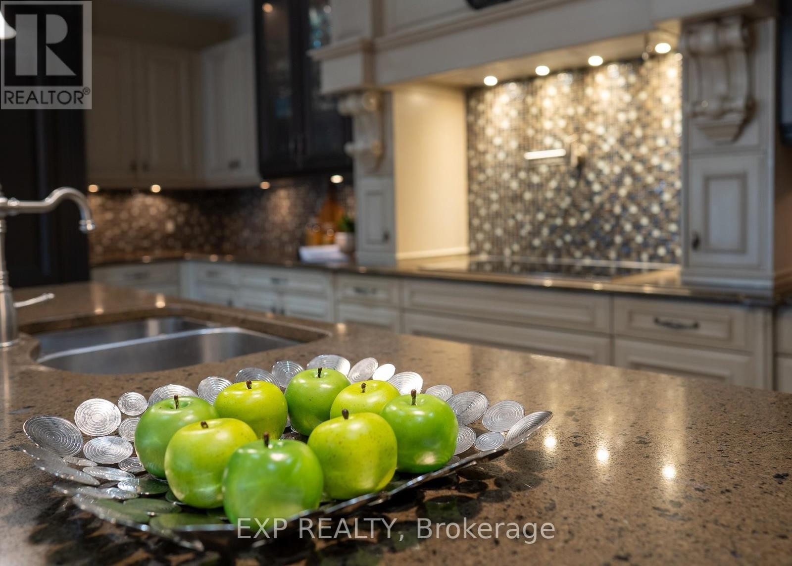 












2754 EAGLESON ROAD

,
Ottawa,




Ontario
K2S1B8

