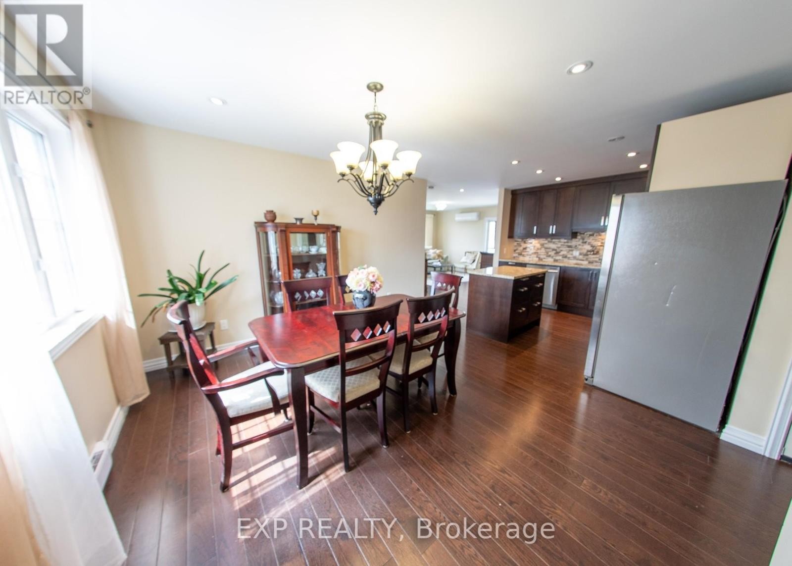 












2754 EAGLESON ROAD

,
Ottawa,




Ontario
K2S1B8

