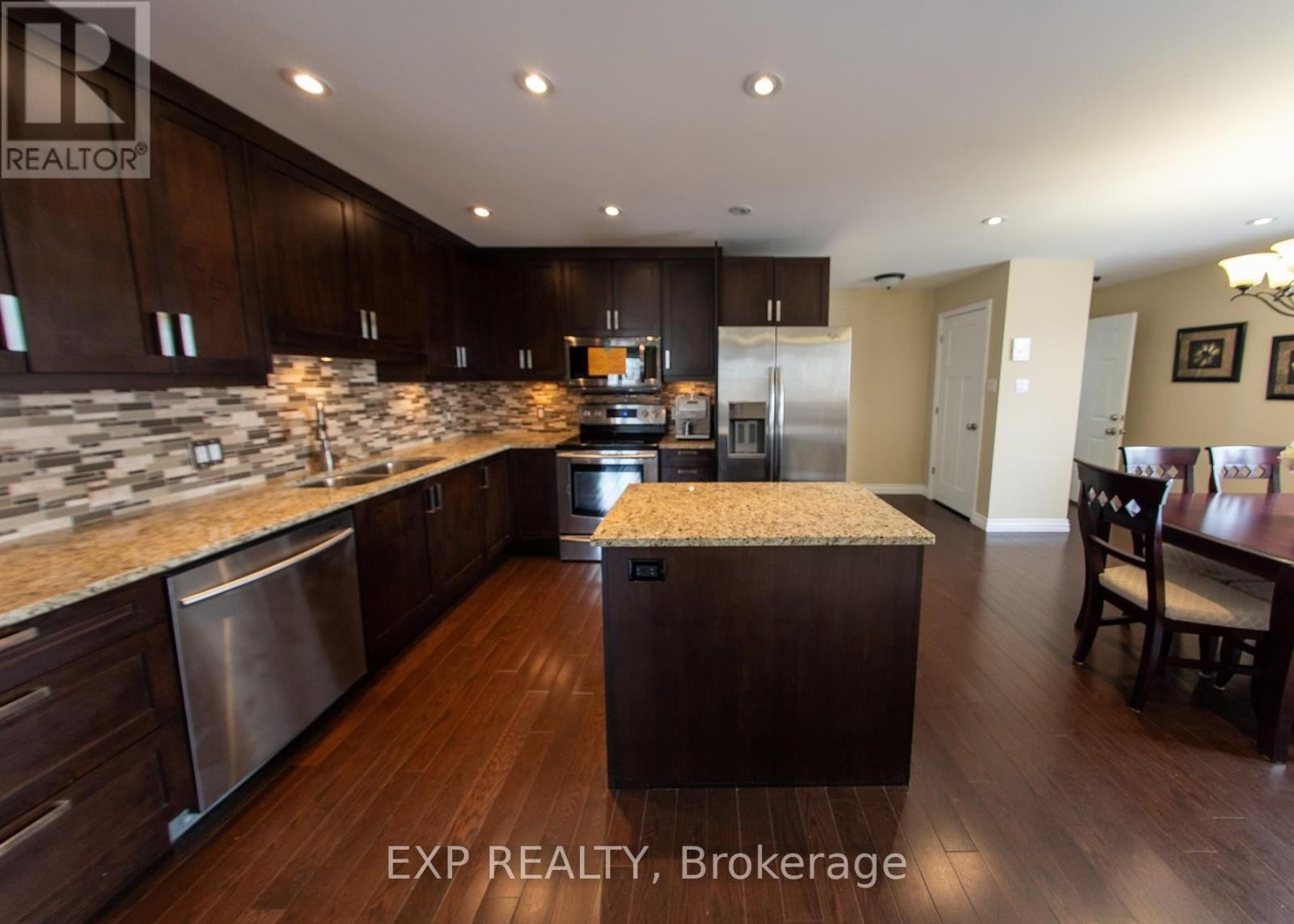 












2754 EAGLESON ROAD

,
Ottawa,




Ontario
K2S1B8

