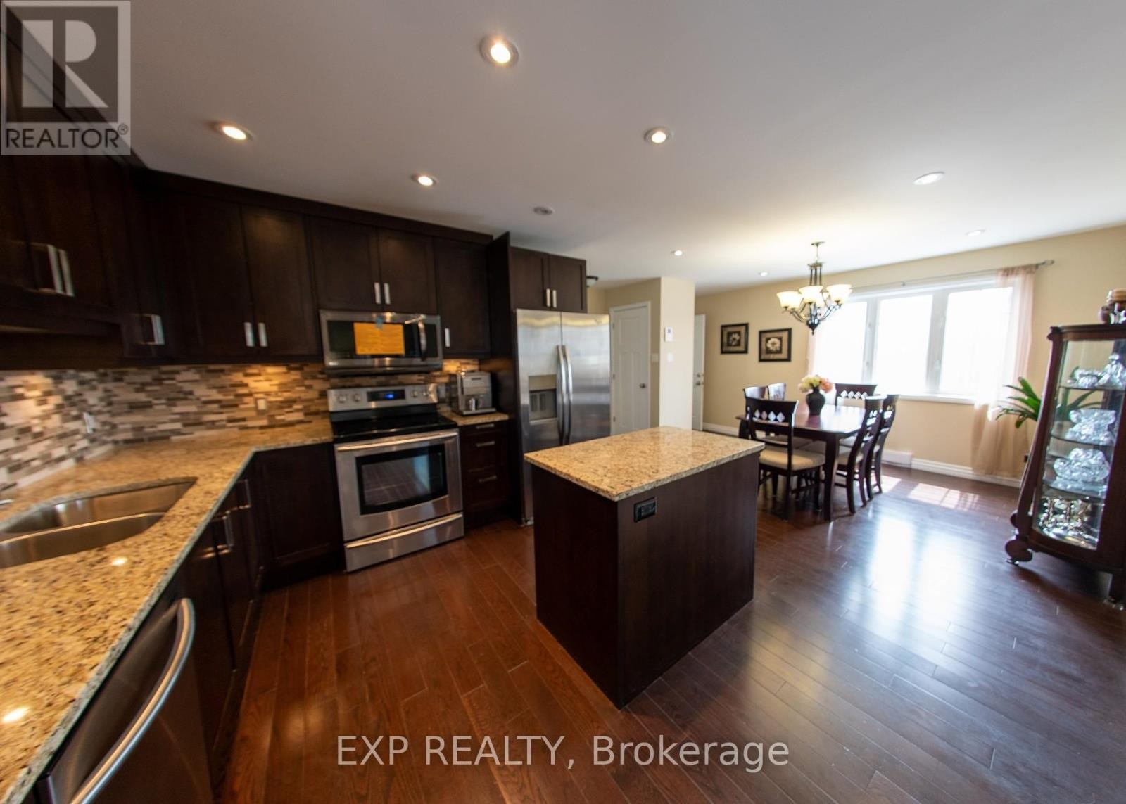 












2754 EAGLESON ROAD

,
Ottawa,




Ontario
K2S1B8

