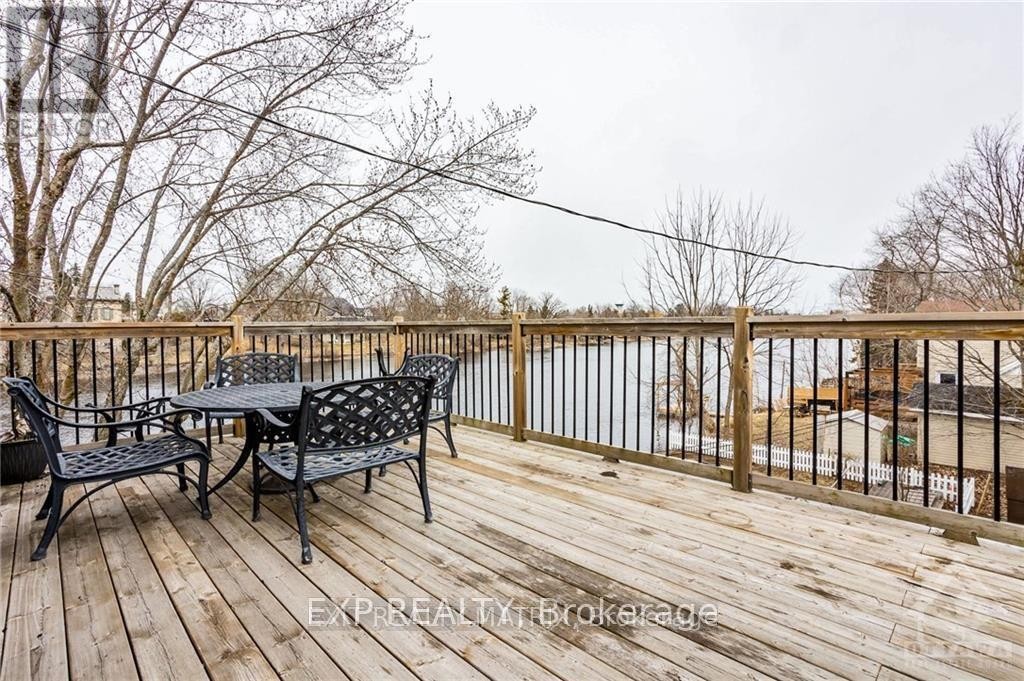 












2 - 5 BRIDGE STREET

,
Mississippi Mills,




Ontario
K0A1A0

