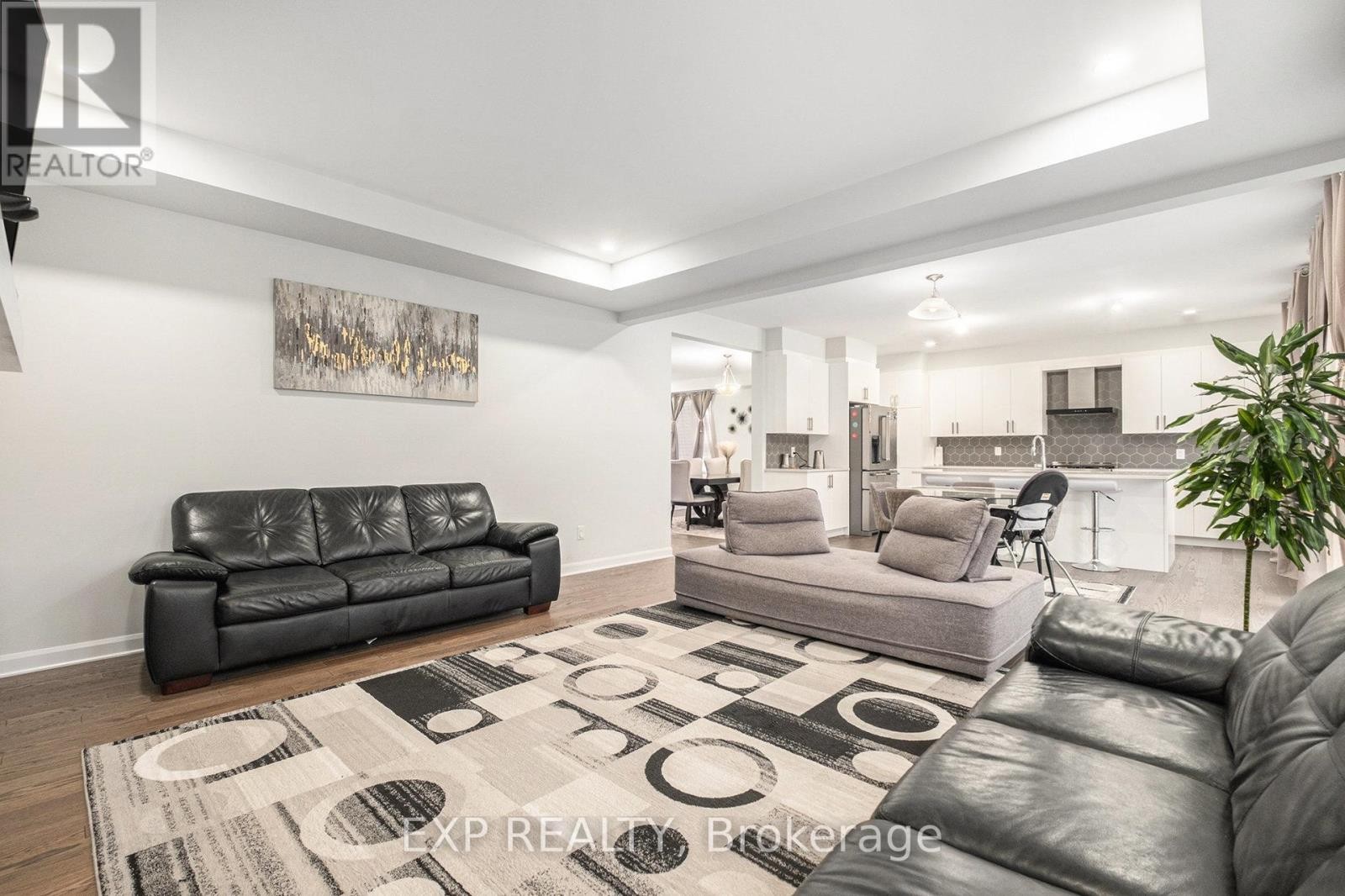 












528 ANCHOR CIRCLE

,
Ottawa,




Ontario
K4M0X5

