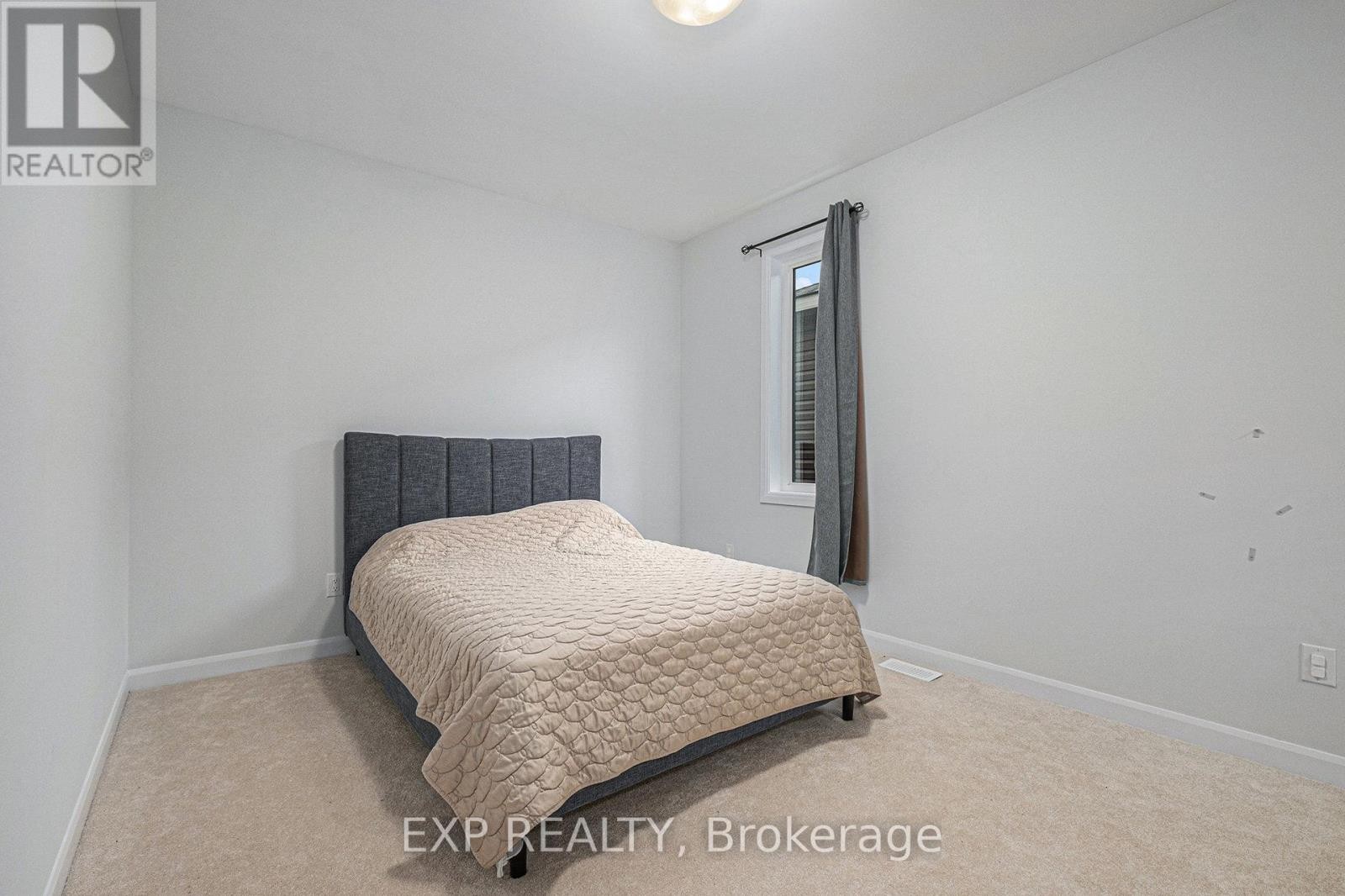 












528 ANCHOR CIRCLE

,
Ottawa,




Ontario
K4M0X5

