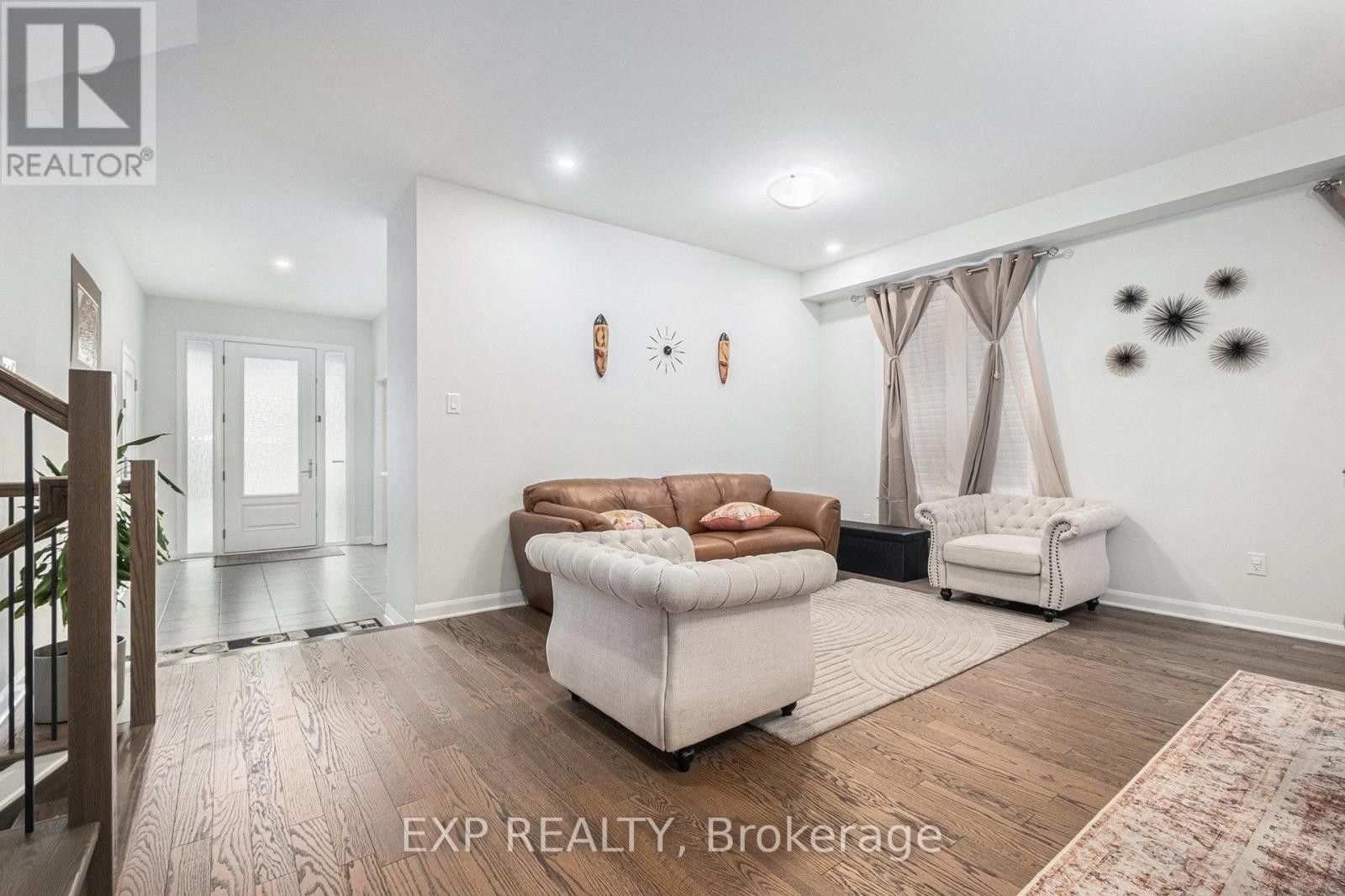 












528 ANCHOR CIRCLE

,
Ottawa,




Ontario
K4M0X5

