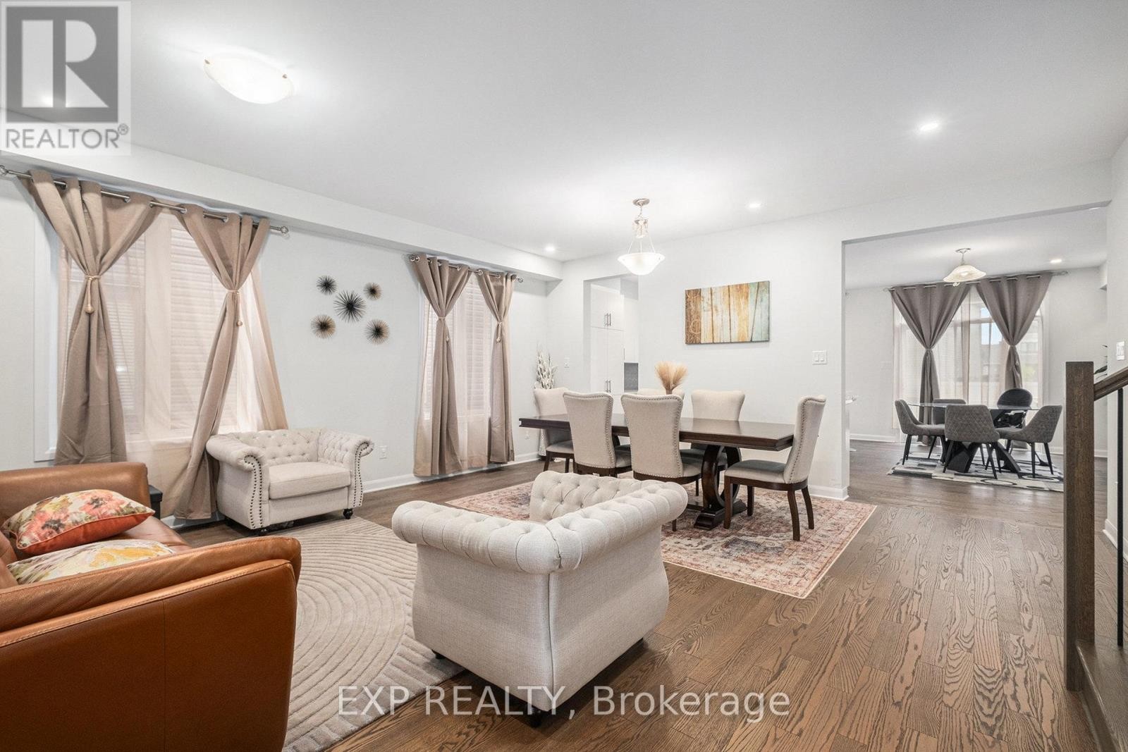 












528 ANCHOR CIRCLE

,
Ottawa,




Ontario
K4M0X5

