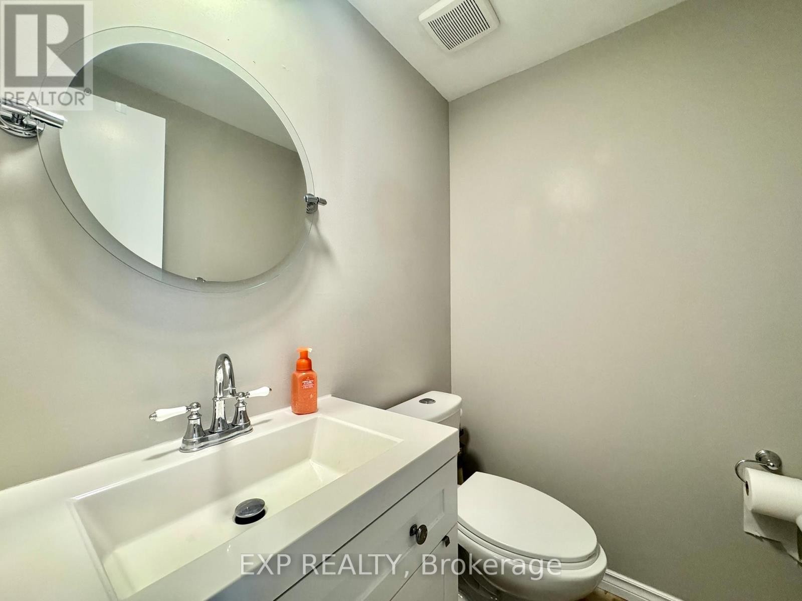 












1584 HOSKINS CRESCENT

,
Ottawa,




Ontario
K4A2J1

