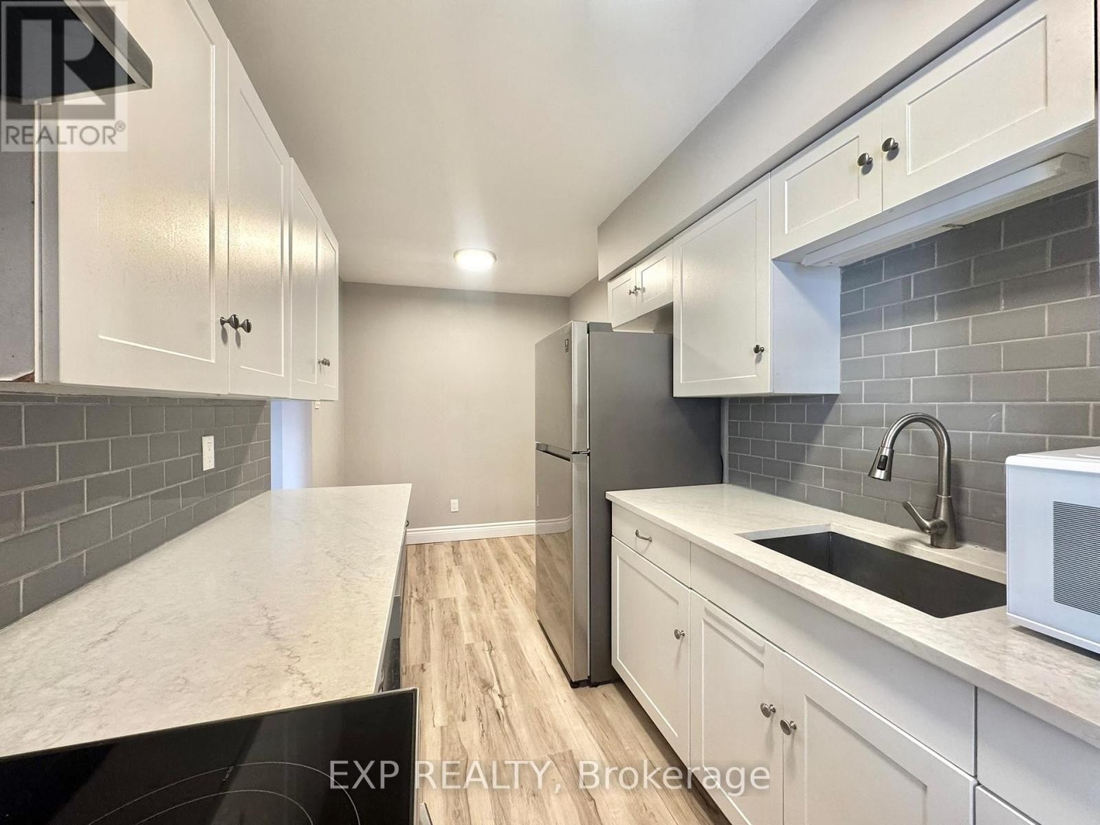 












1584 HOSKINS CRESCENT

,
Ottawa,




Ontario
K4A2J1

