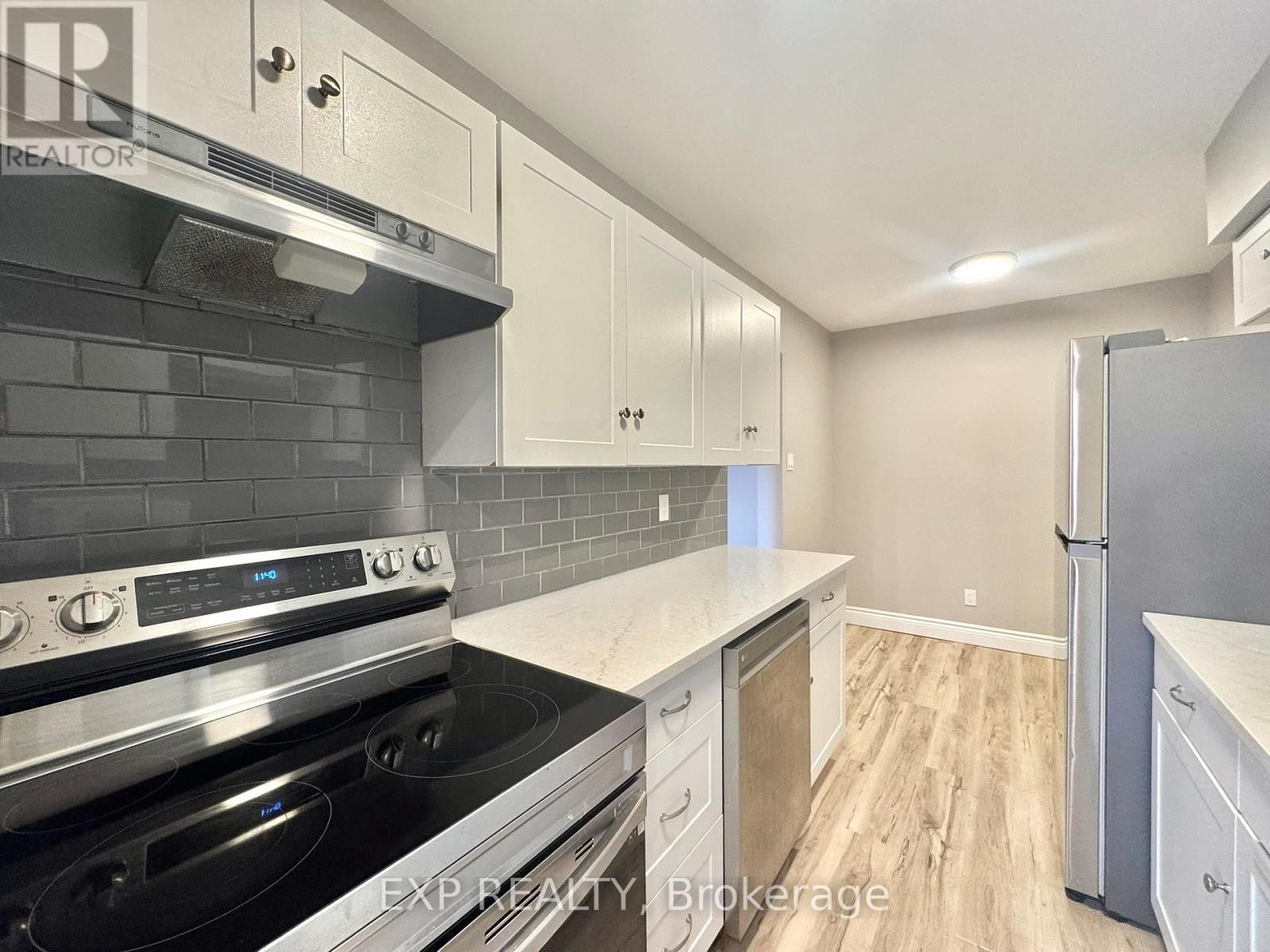 












1584 HOSKINS CRESCENT

,
Ottawa,




Ontario
K4A2J1

