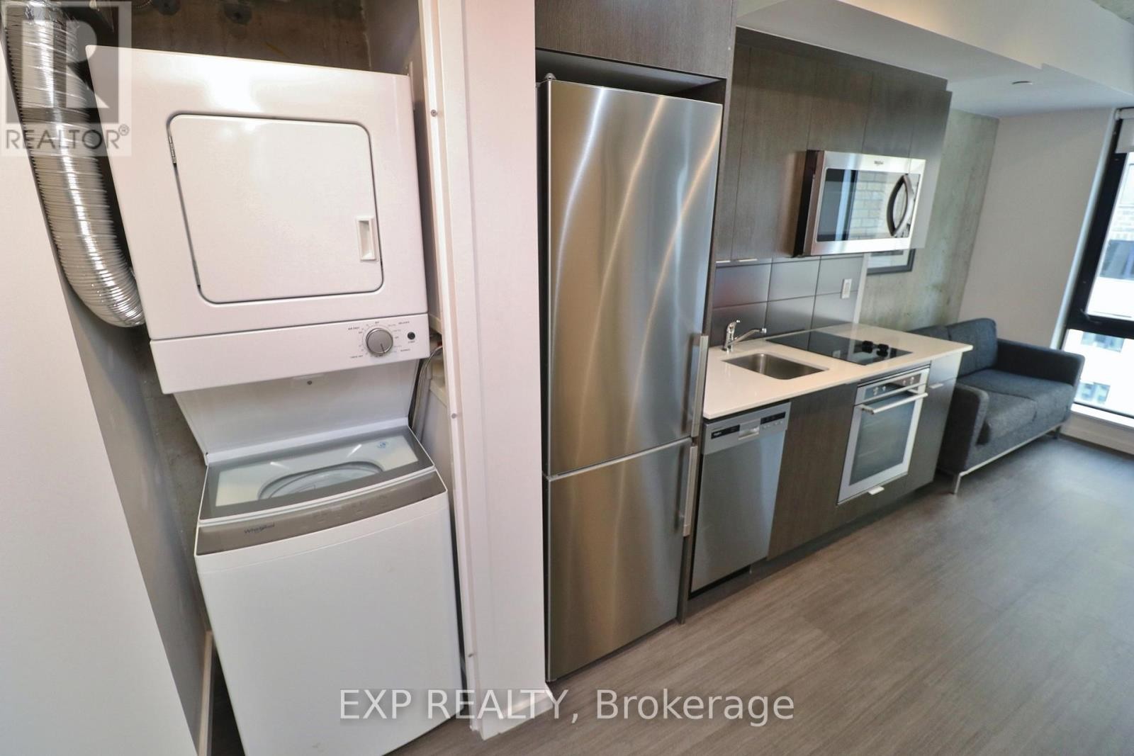 












912 - 105 CHAMPAGNE AVENUE S

,
Ottawa,




Ontario
K1S5E5

