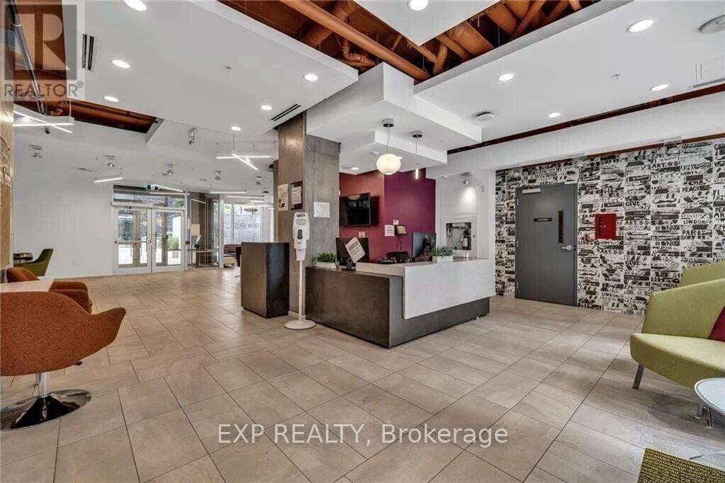 












912 - 105 CHAMPAGNE AVENUE S

,
Ottawa,




Ontario
K1S5E5

