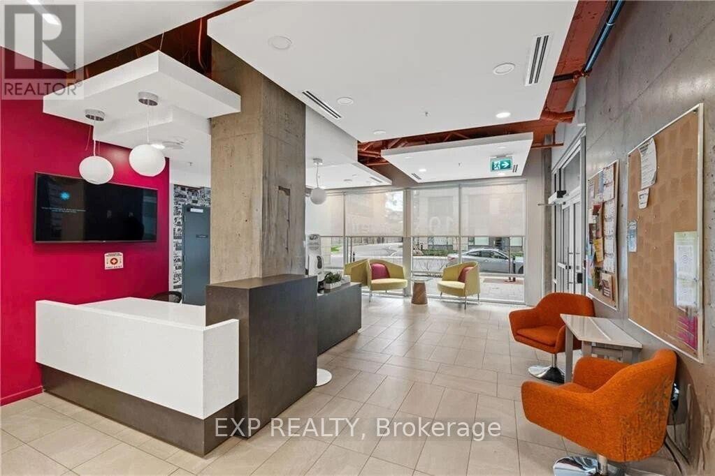 












912 - 105 CHAMPAGNE AVENUE S

,
Ottawa,




Ontario
K1S5E5

